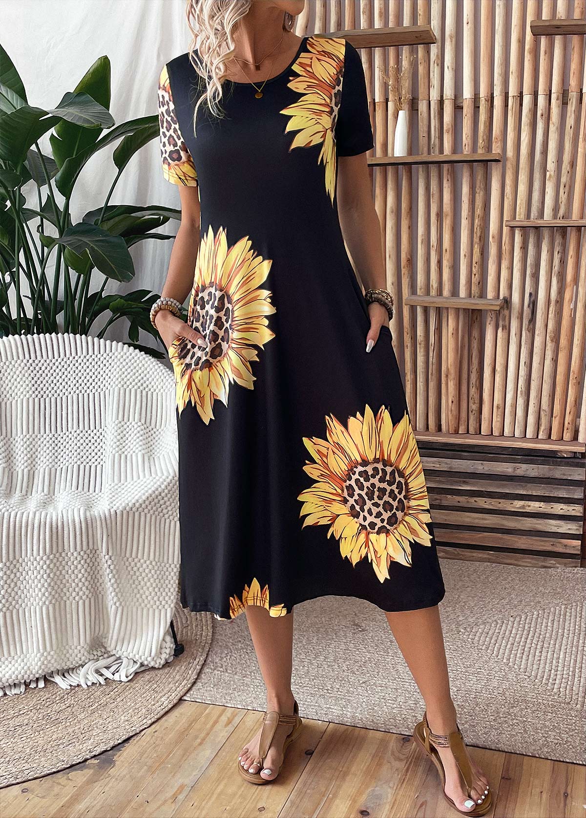 Black Pocket Sunflower Print Short Sleeve Round Neck Dress | picture 