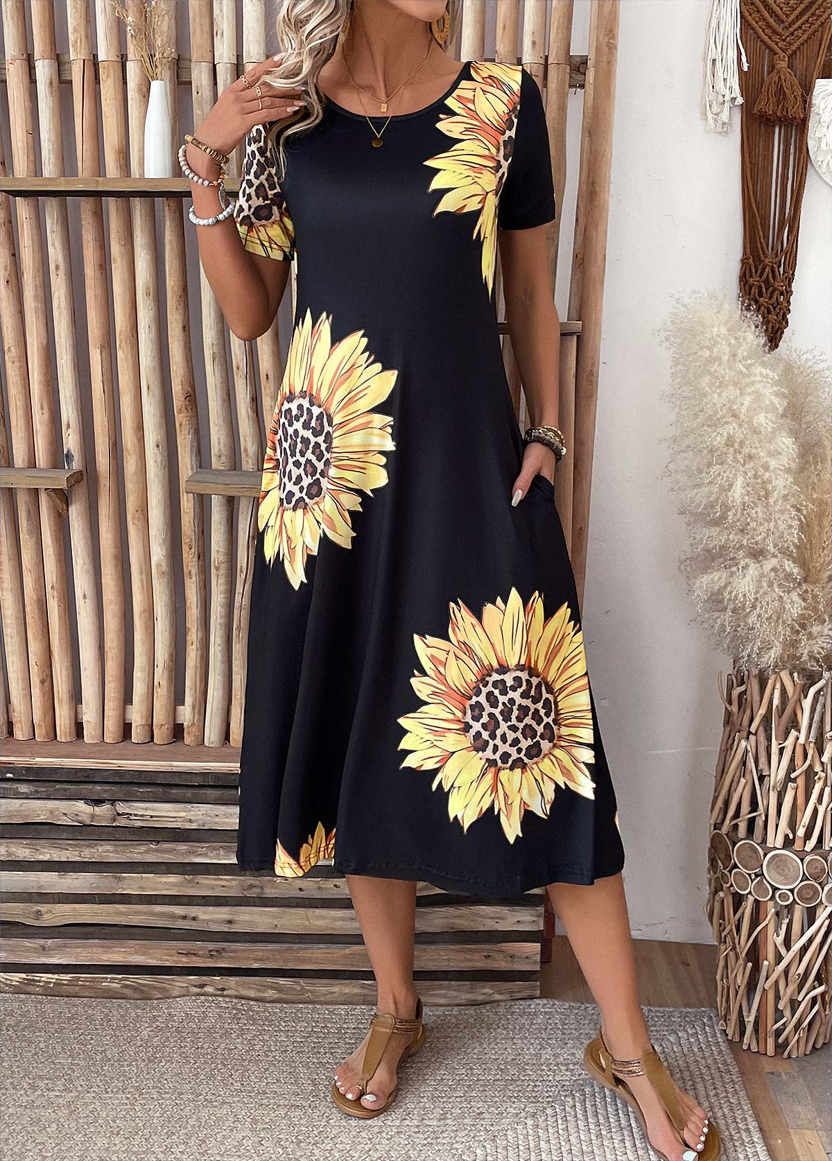 Black Pocket Sunflower Print Short Sleeve Round Neck Dress | picture 