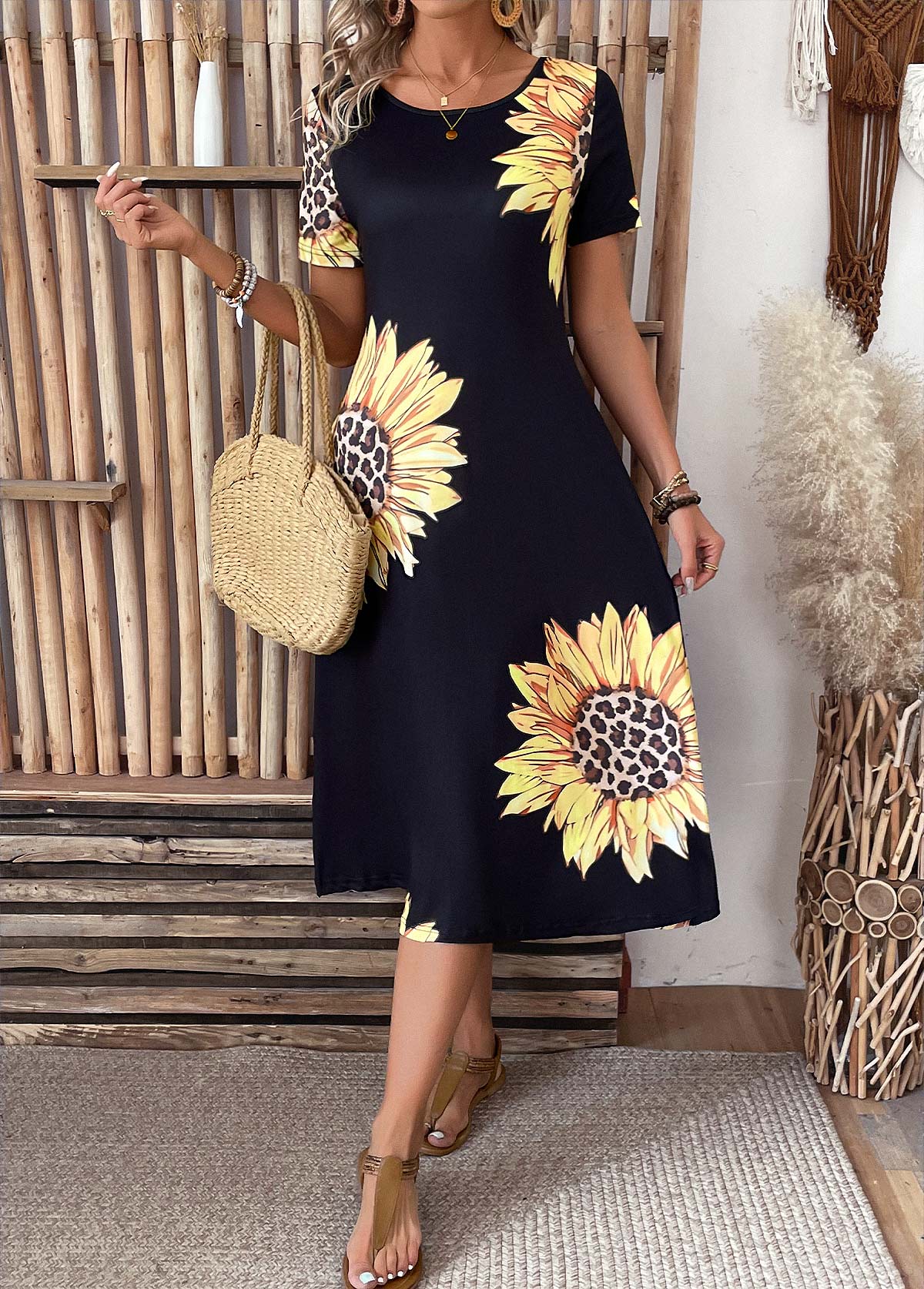 Black Pocket Sunflower Print Short Sleeve Round Neck Dress | picture 