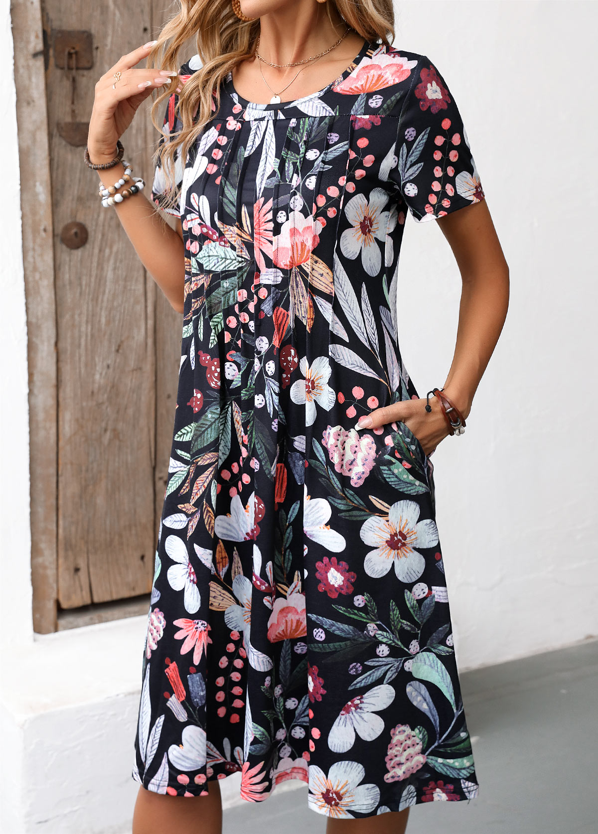 Black Pocket Floral Print Short Sleeve Round Neck Dress | picture 