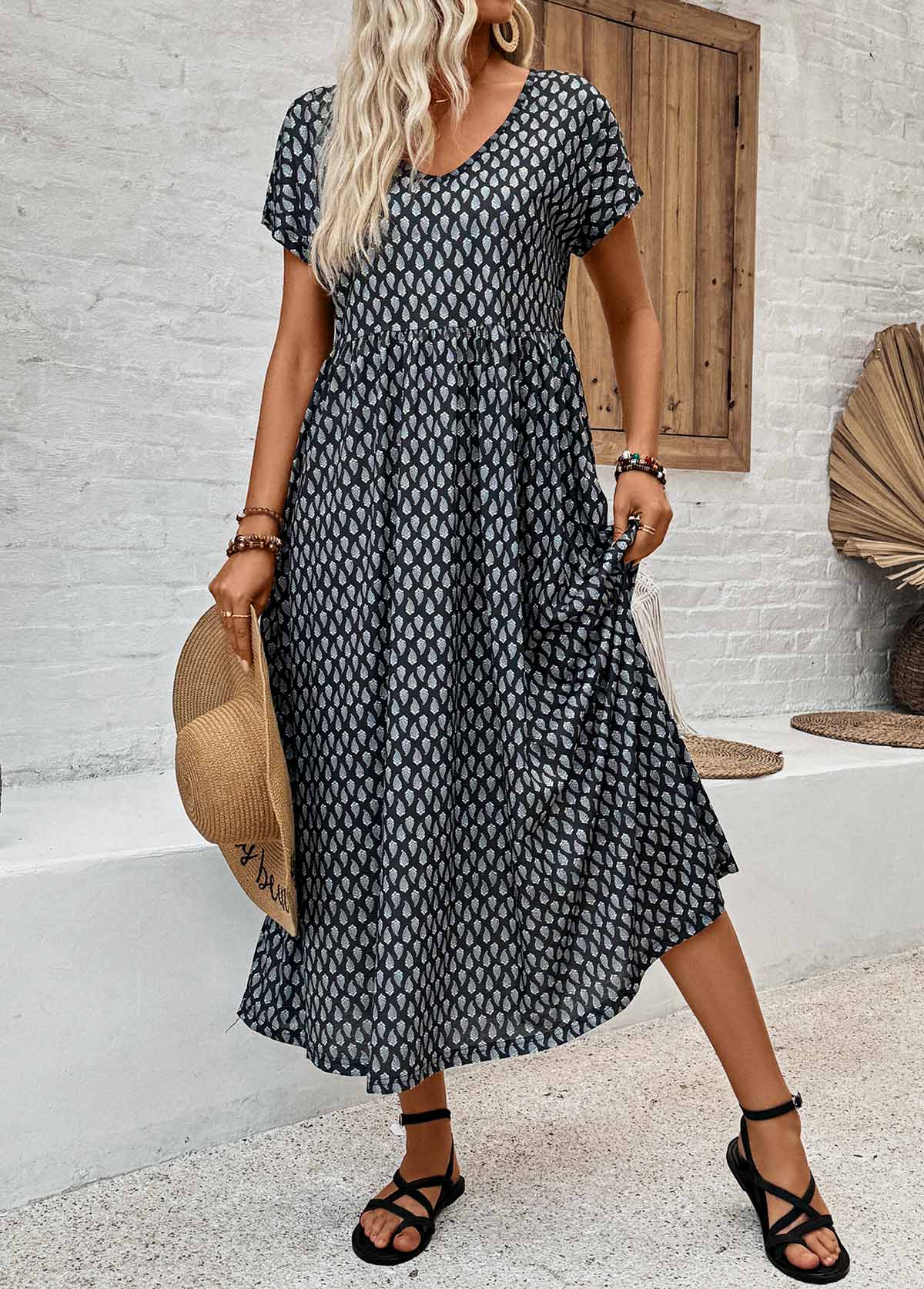 Black Pocket Geometric Print Short Sleeve V Neck Dress | picture 