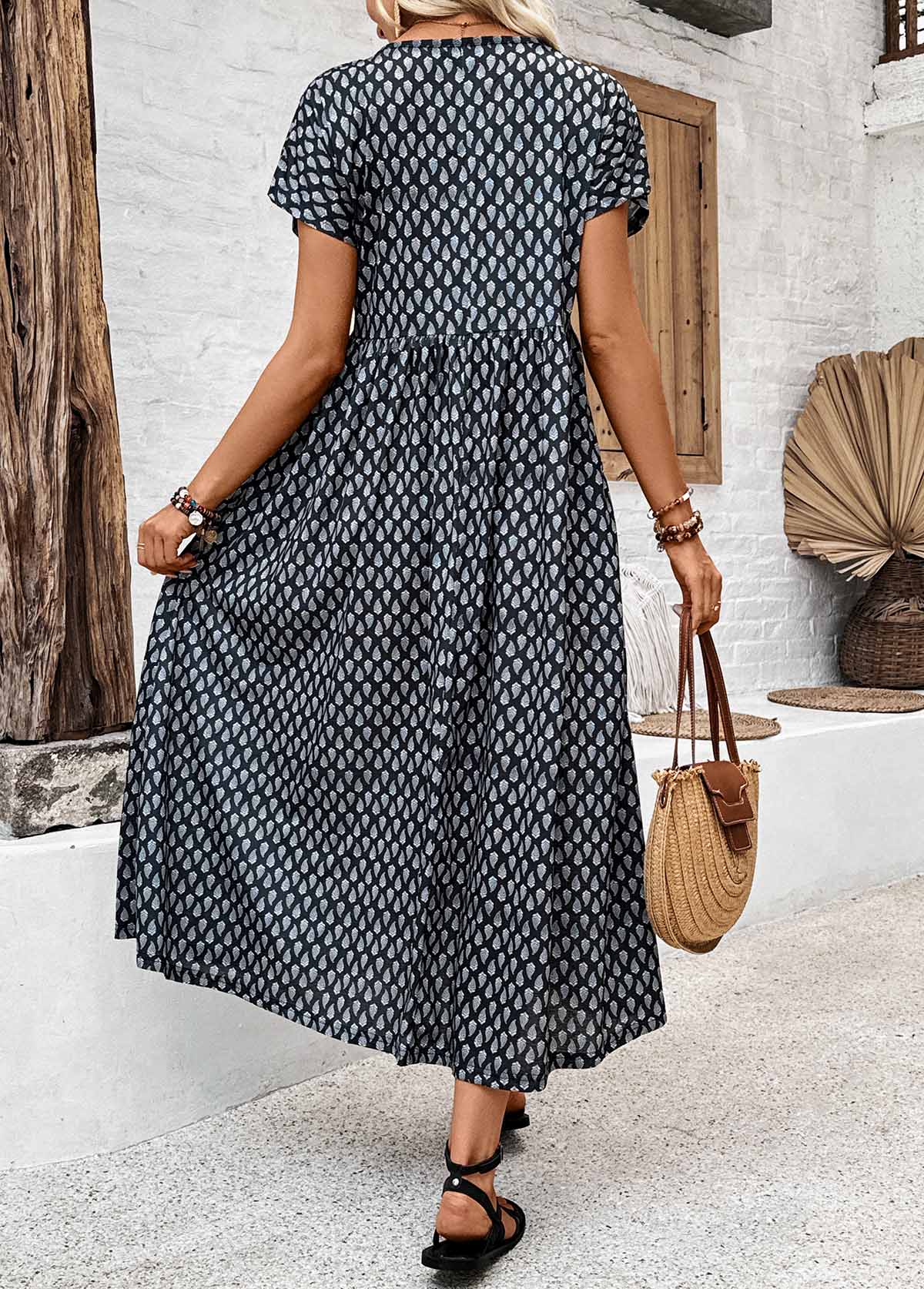 Black Pocket Geometric Print Short Sleeve V Neck Dress | picture 