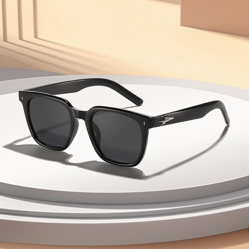 Black Plastic Star Design Square Sunglasses | picture 