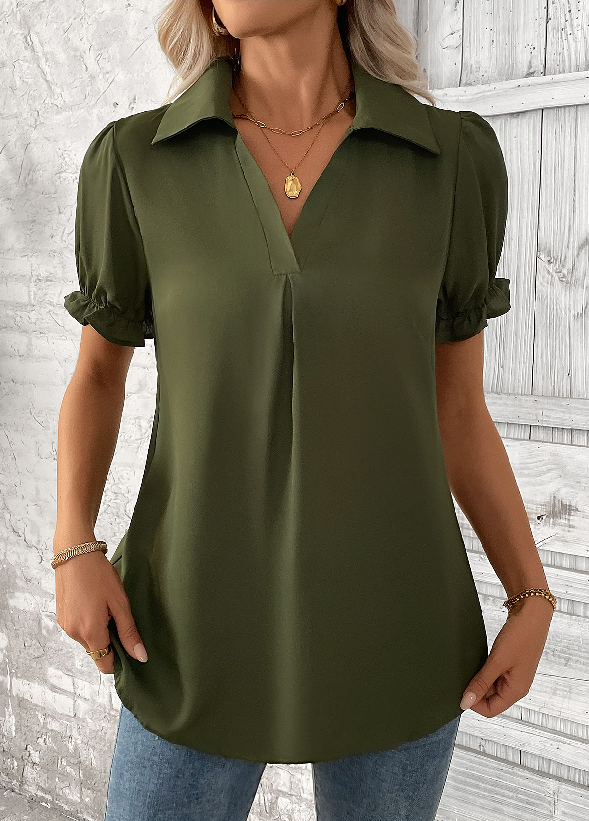 Olive Green Curved Hem Short Sleeve Blouse | picture 