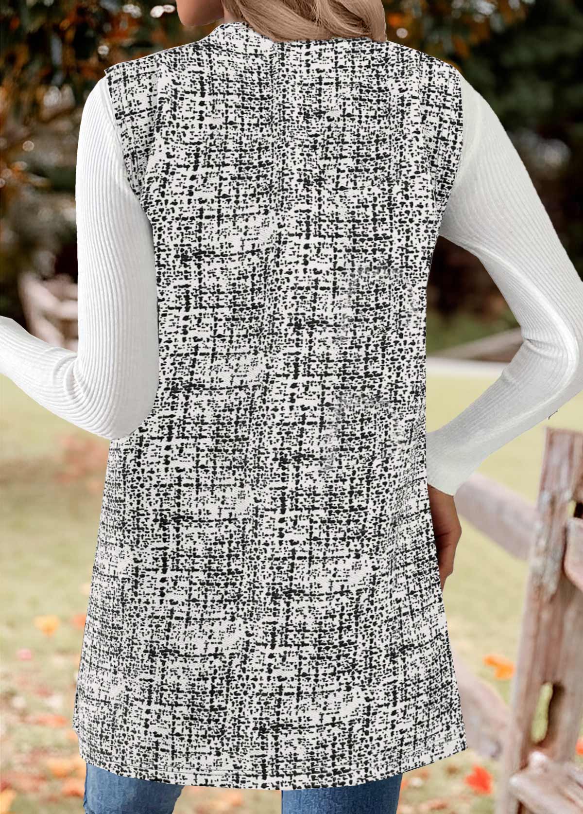Black Graffiti Print Sleeveless Round Neck Waistcoat | picture 