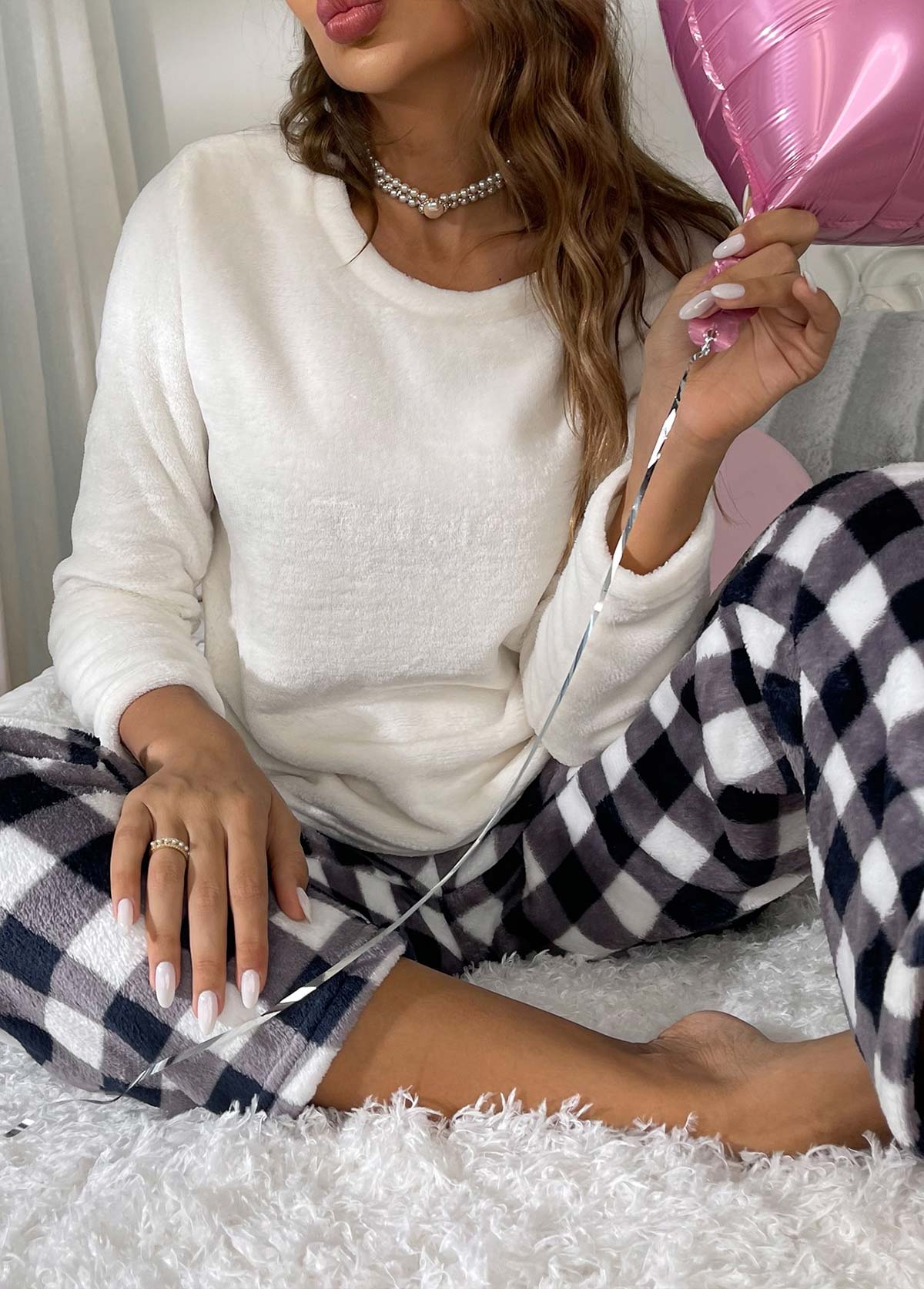 White Plaid Long Sleeve Lounge Top and Pants | picture 