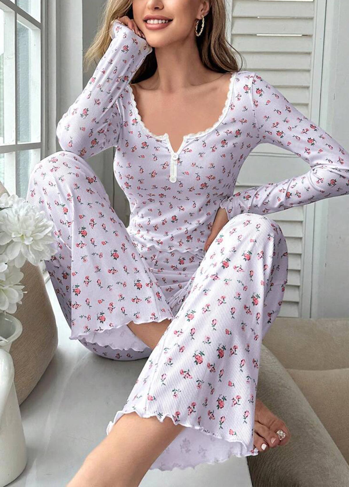 Light Purple Ditsy Floral Print Lounge Top and Pants | picture 