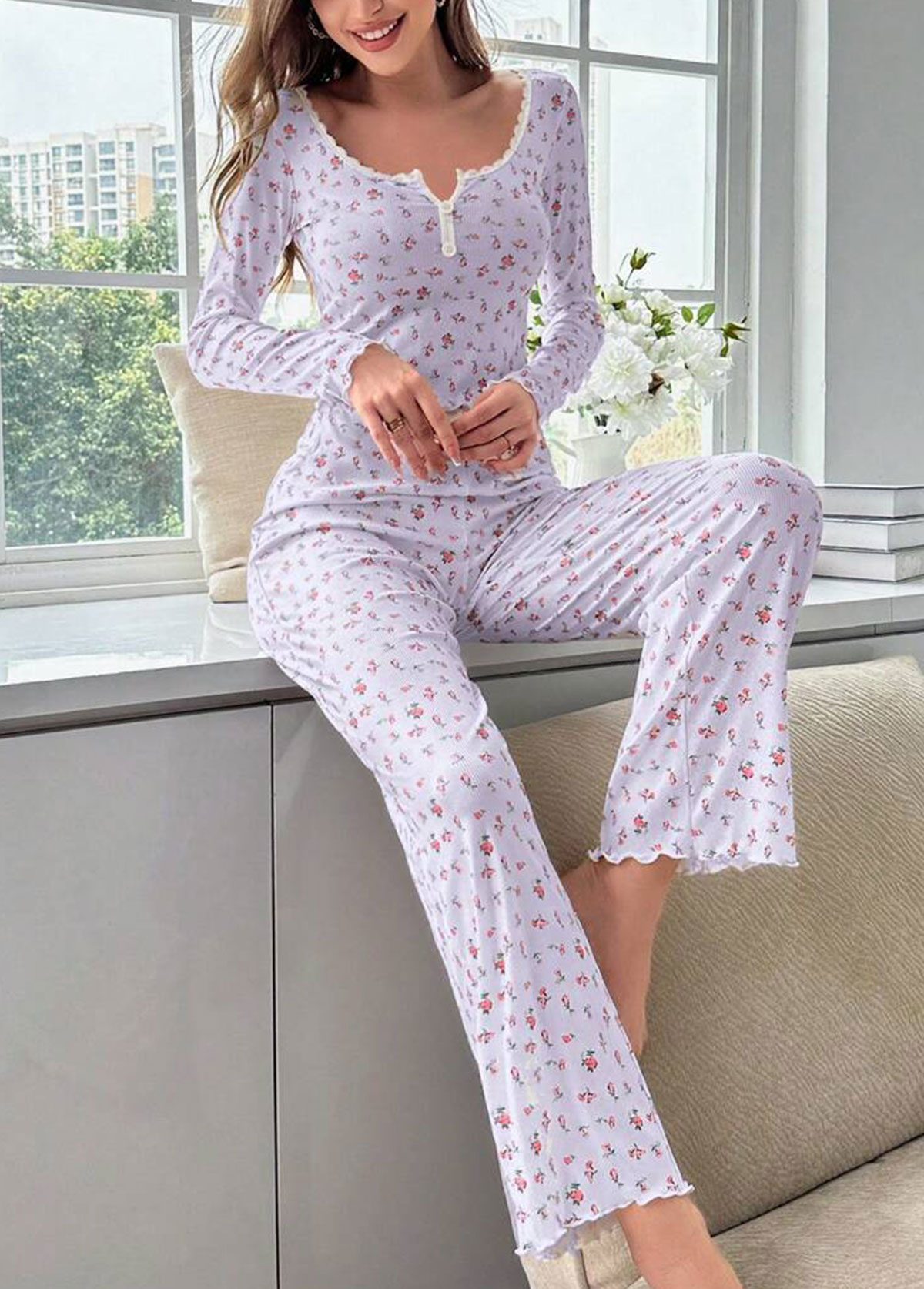 Light Purple Ditsy Floral Print Lounge Top and Pants | picture 