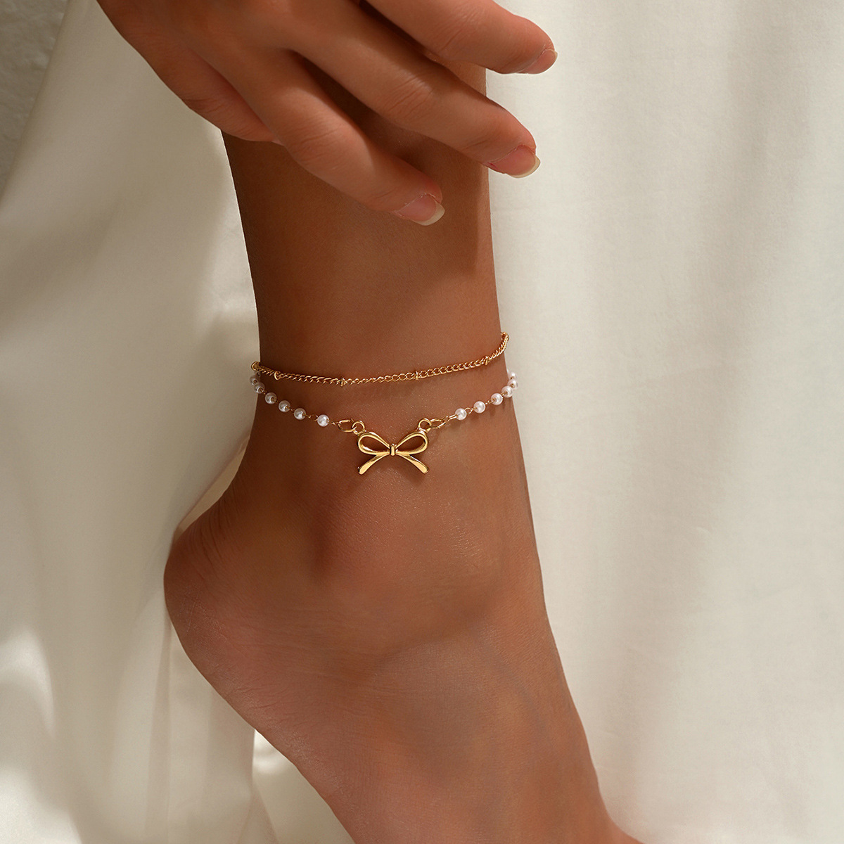 Golden Color Bow Alloy Detail Anklet | picture 