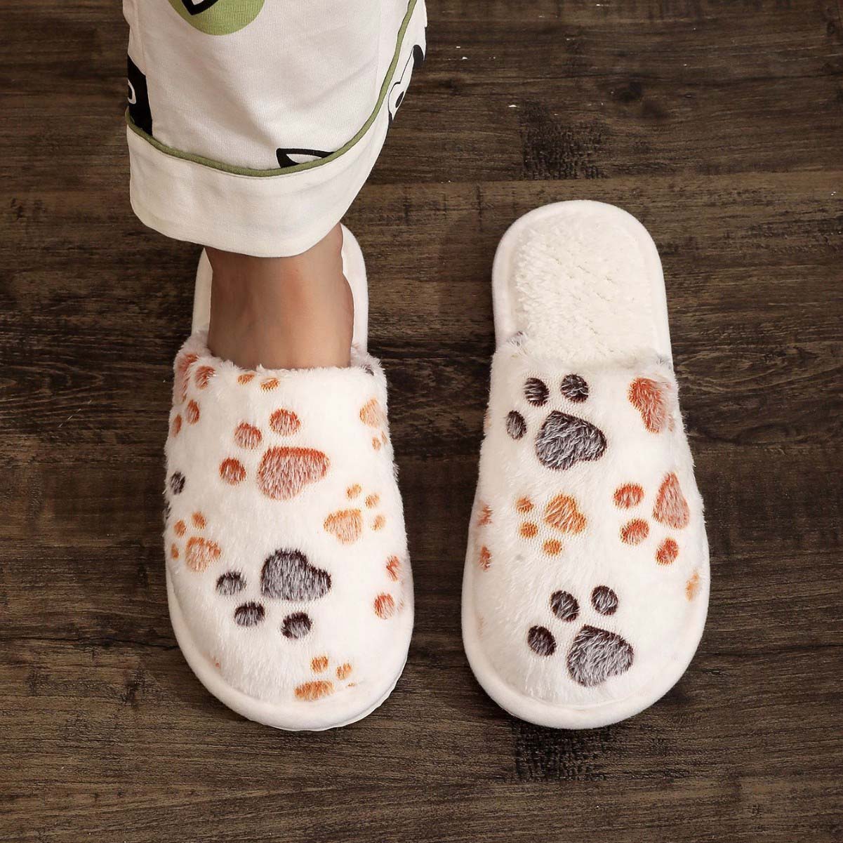 White Animal Print Closed Toe Falt Slippers | picture 