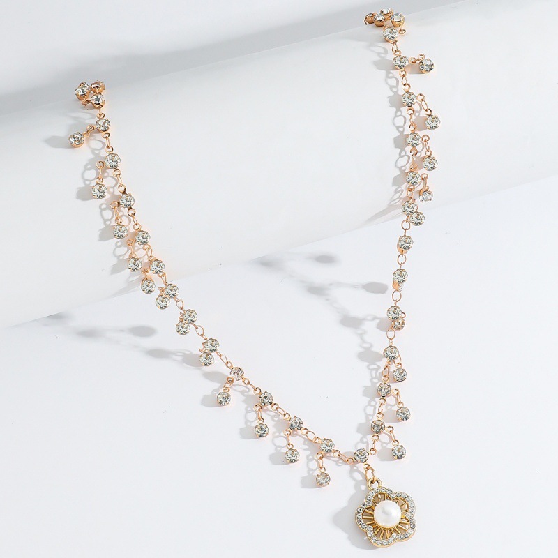 Golden Color Alloy Detail Rhinestone Necklace | picture 