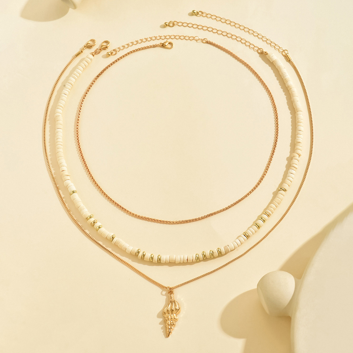 Golden Color Alloy Detail Conch Necklace | picture 