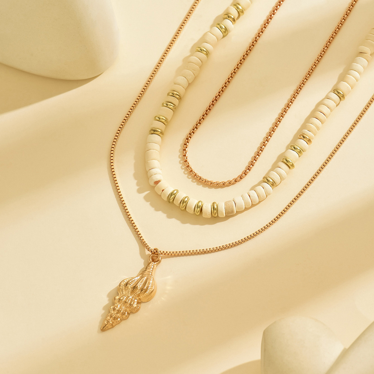 Golden Color Alloy Detail Conch Necklace | picture 