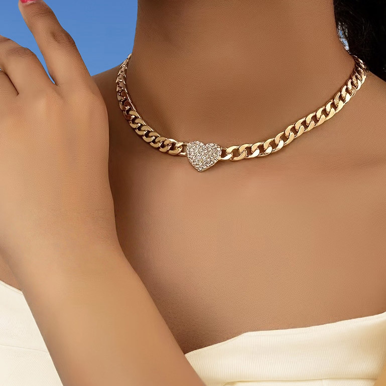 Golden Color Heart Alloy Detail Necklace | picture 