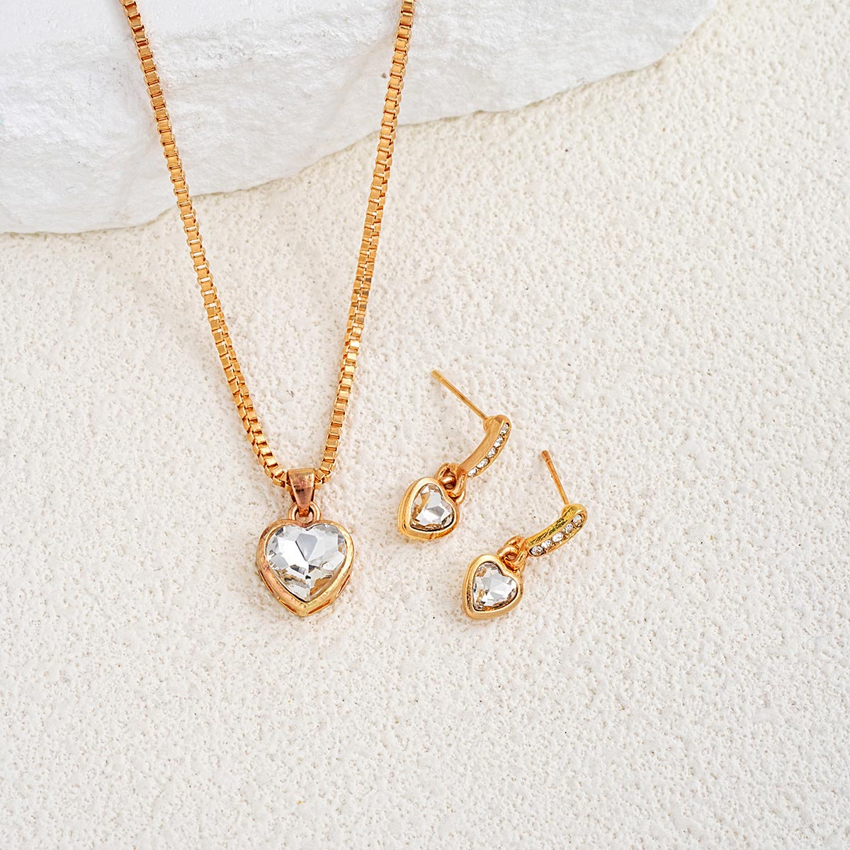 Golden Heart Alloy Earrings and Necklace | picture 
