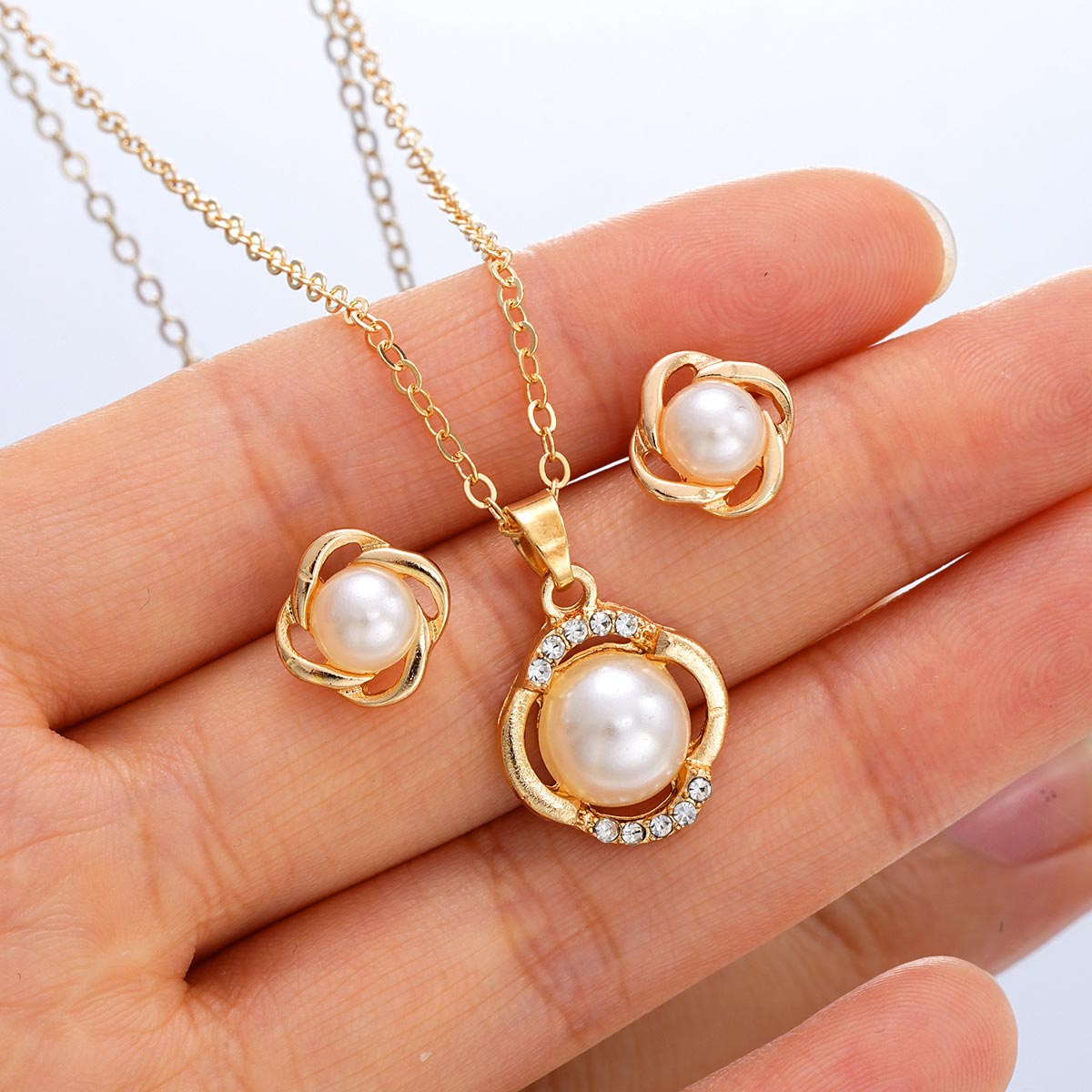 Golden Color Alloy Earrings and Necklace | picture 