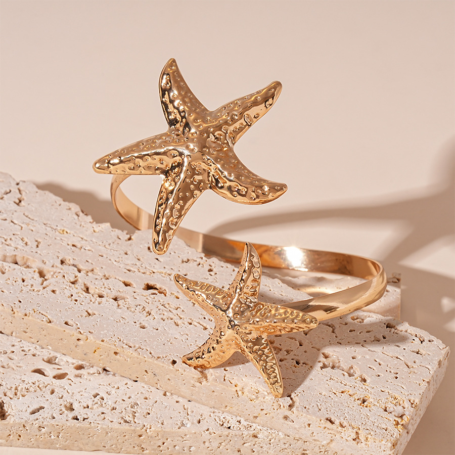 Golden Color Starfish Metal Detail Bangle | picture 