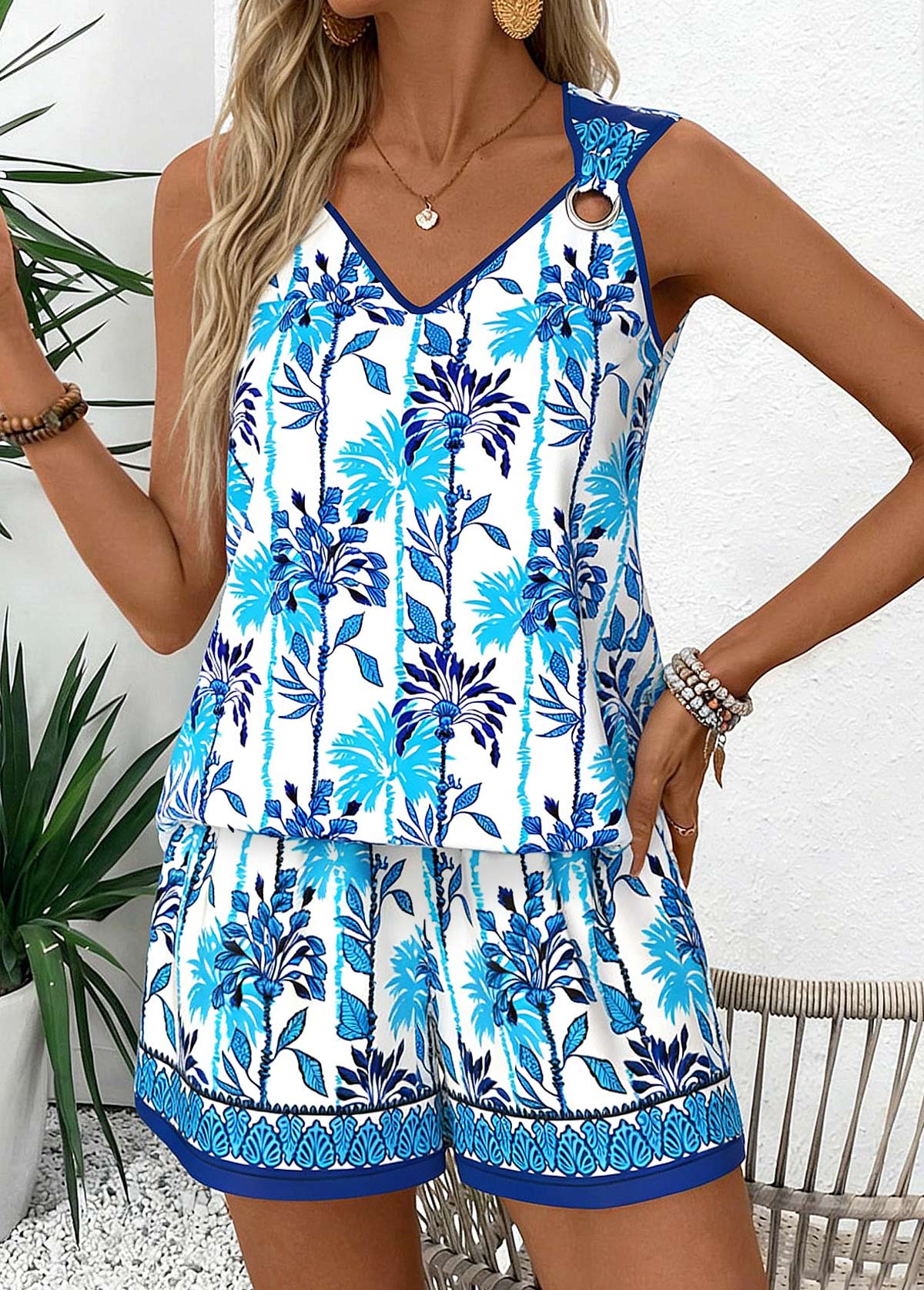 Blue Tummy Coverage Leaf Print Sleeveless Tank Top | picture 