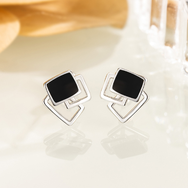 Black Color Square Copper Detail Earrings | picture 