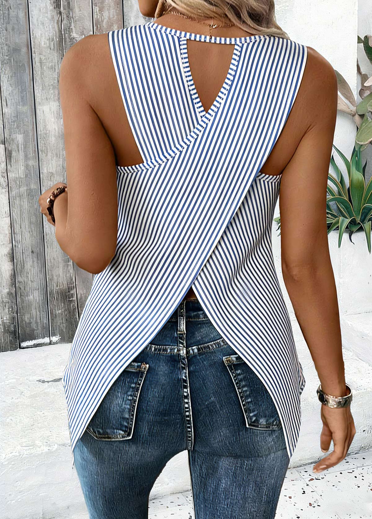 Blue Tummy Coverage Striped Sleeveless Round Neck Tank Top | picture 
