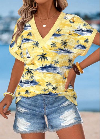 women clothes image of Yellow Tropical Plants Print Curved Hem T Shirt