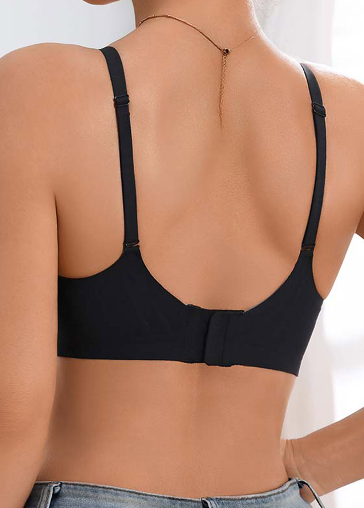 Black Color Push-up Detail Scoop Bra | picture 