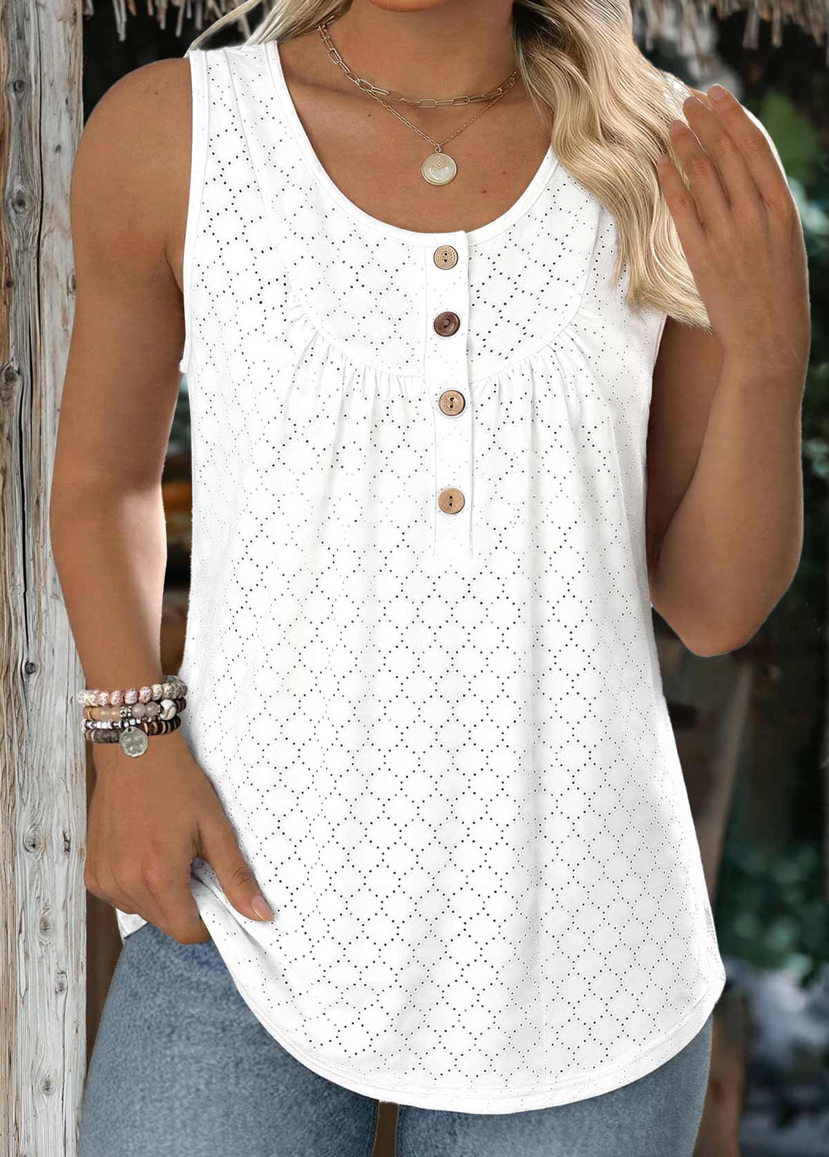 White Curved Hem Sleeveless Scoop Neck Tank Top | picture 
