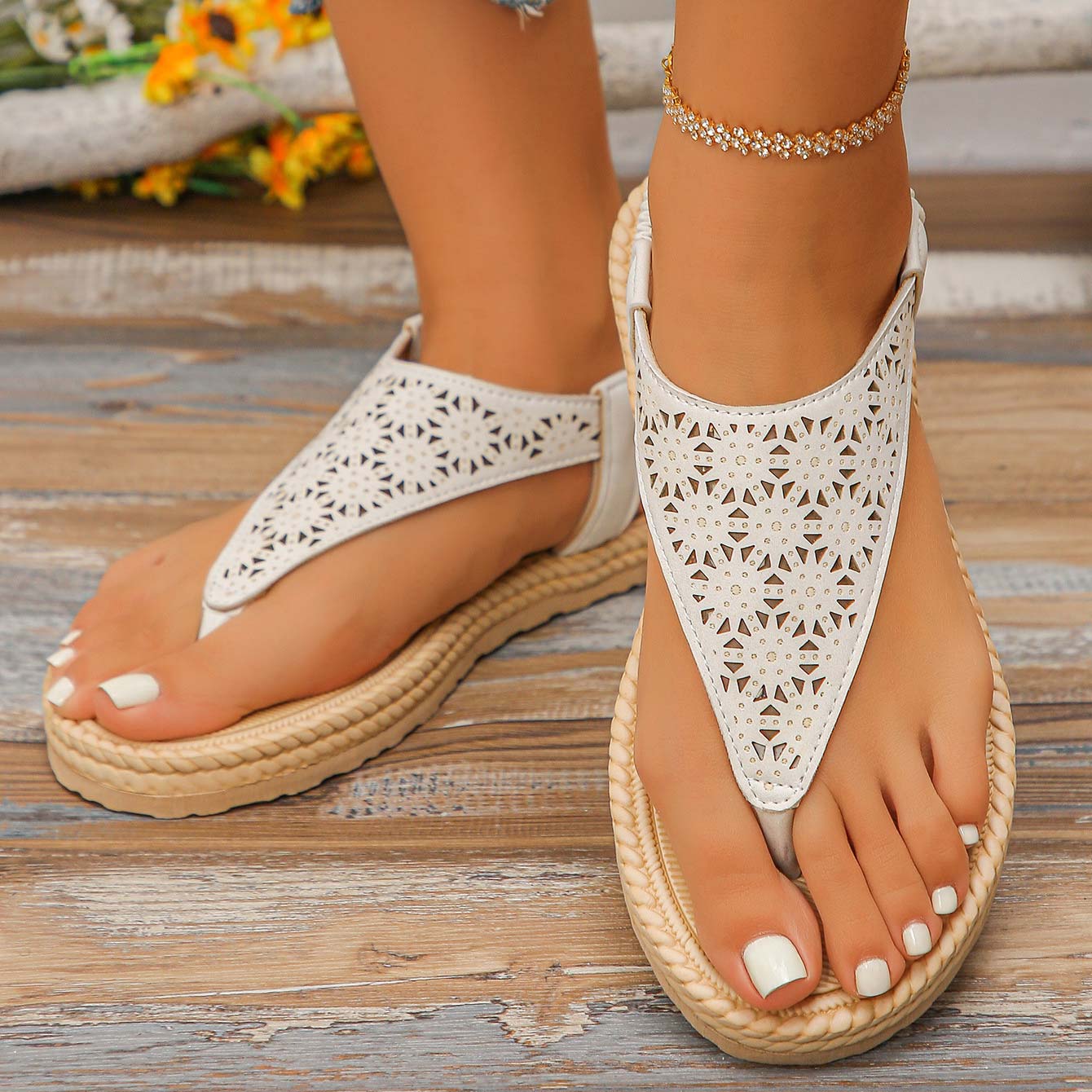 Beige Color Rubber Toe Post Falt | picture 