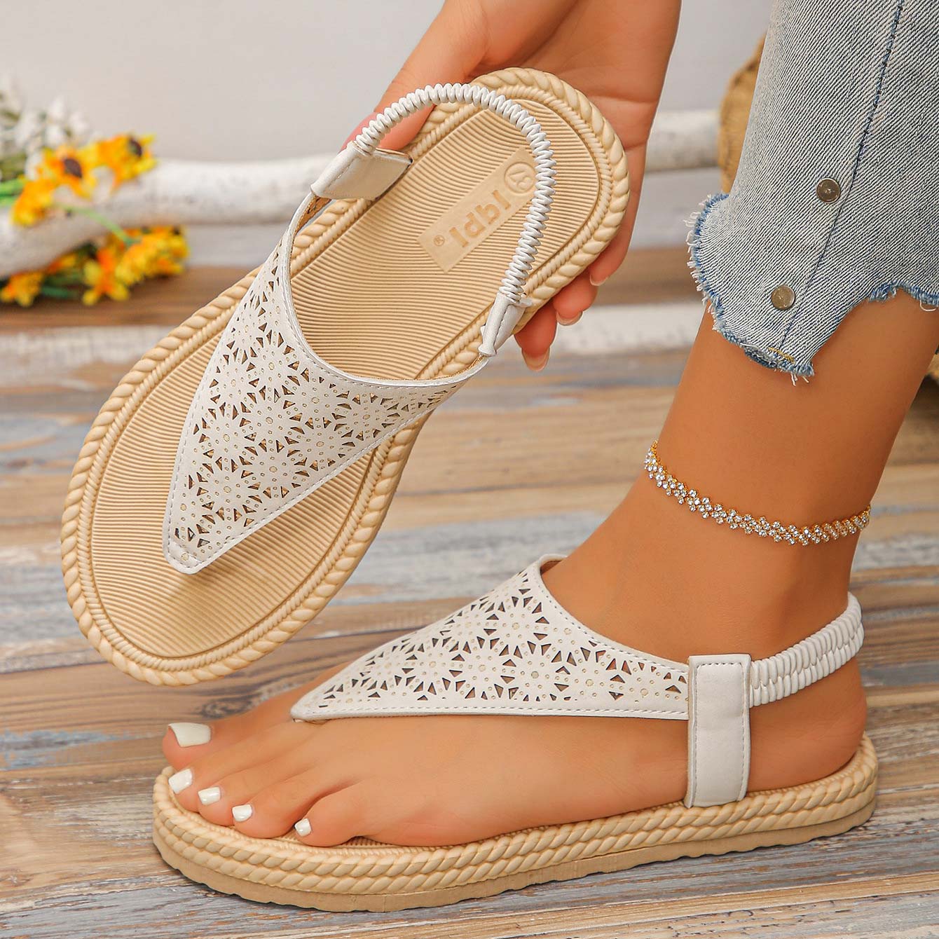 Beige Color Rubber Toe Post Falt | picture 