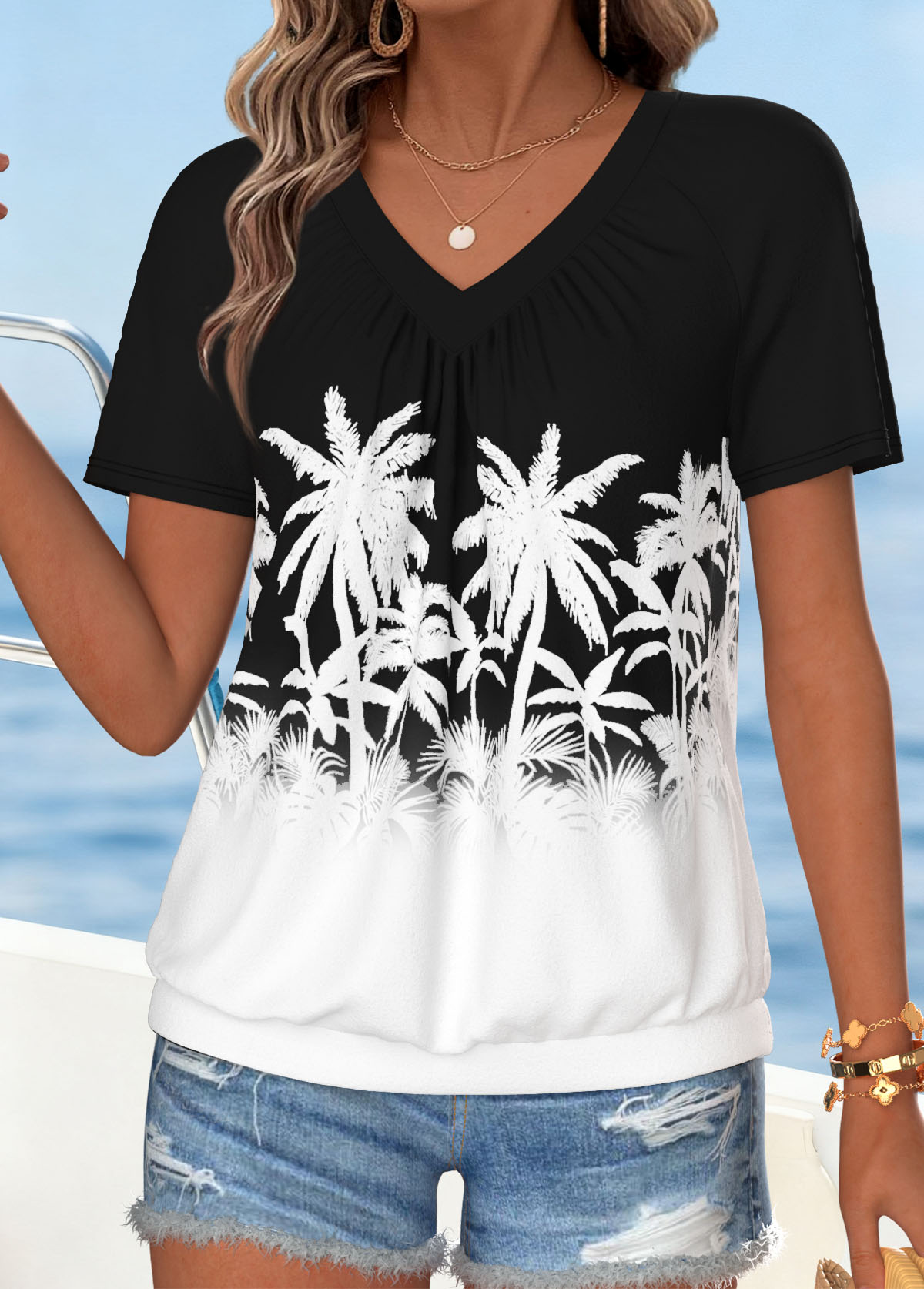 Black Tropical Plants Print Tummy Coverage T Shirt | picture 