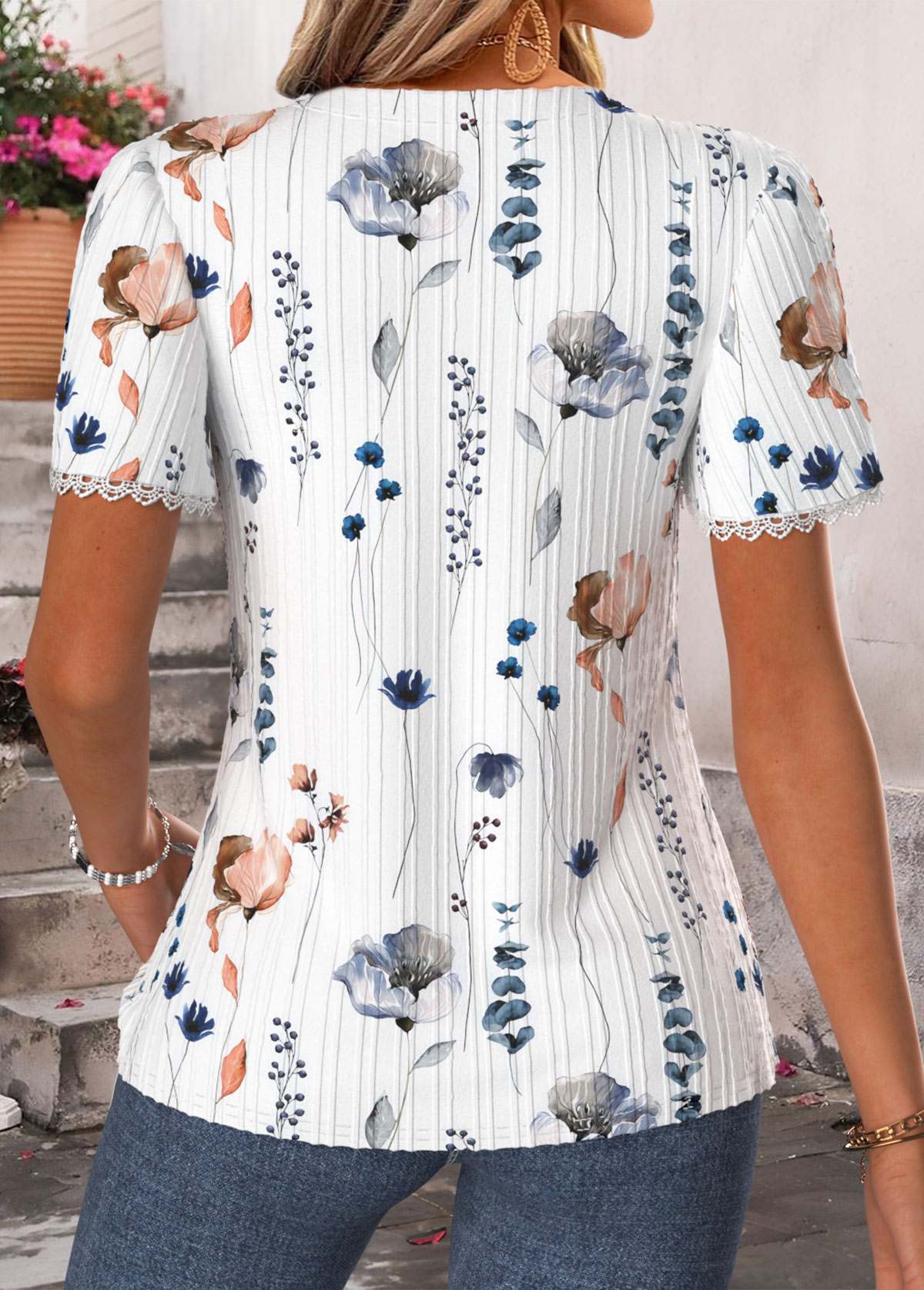 Multi Color Floral Print Curved Hem Short Sleeve Blouse | picture 