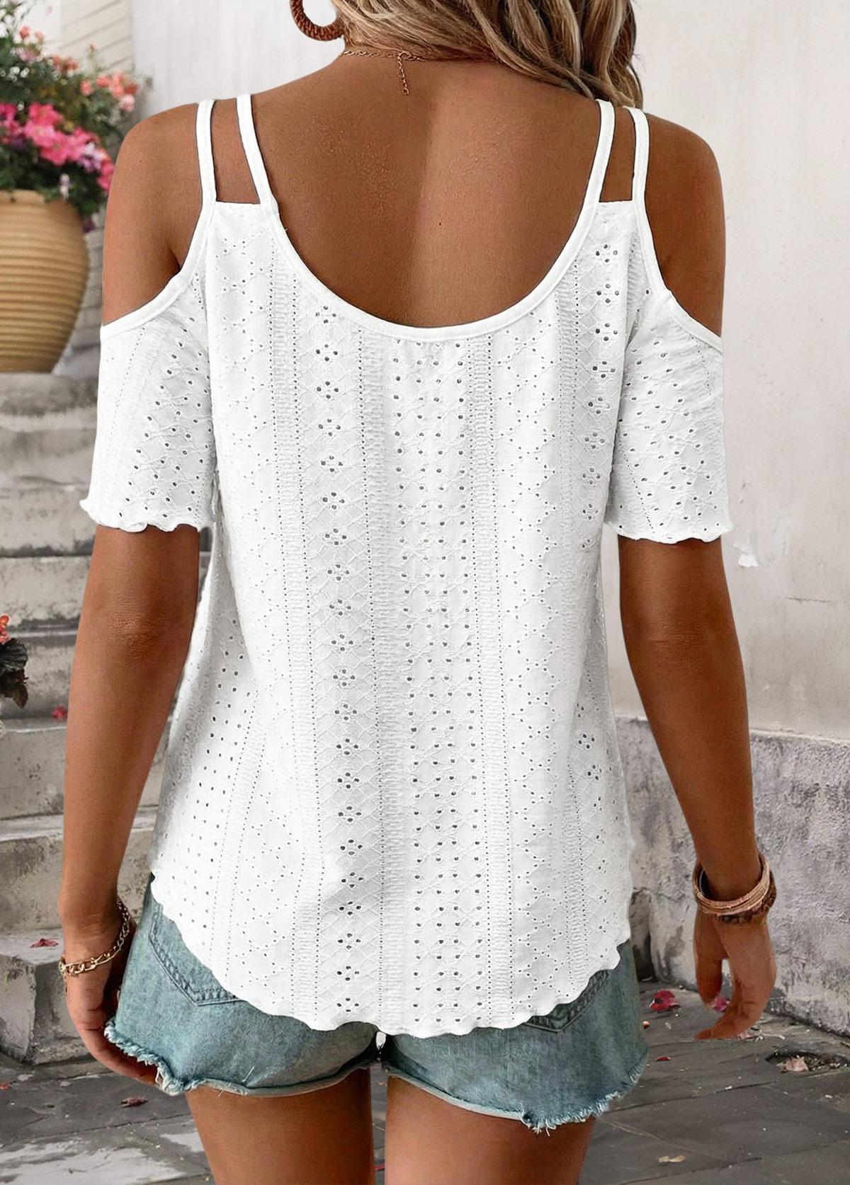 White Curved Hem Short Sleeve Scoop Neck T Shirt | picture 