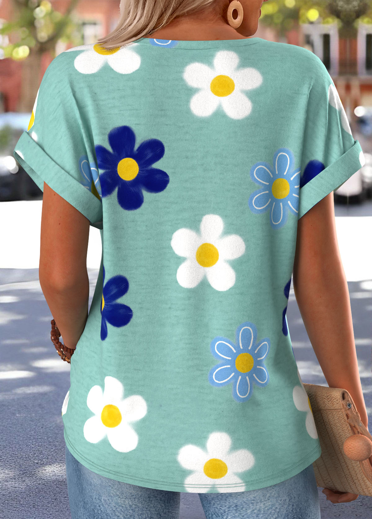 Green Floral Print Patch Pocket Short Sleeve T Shirt | picture 