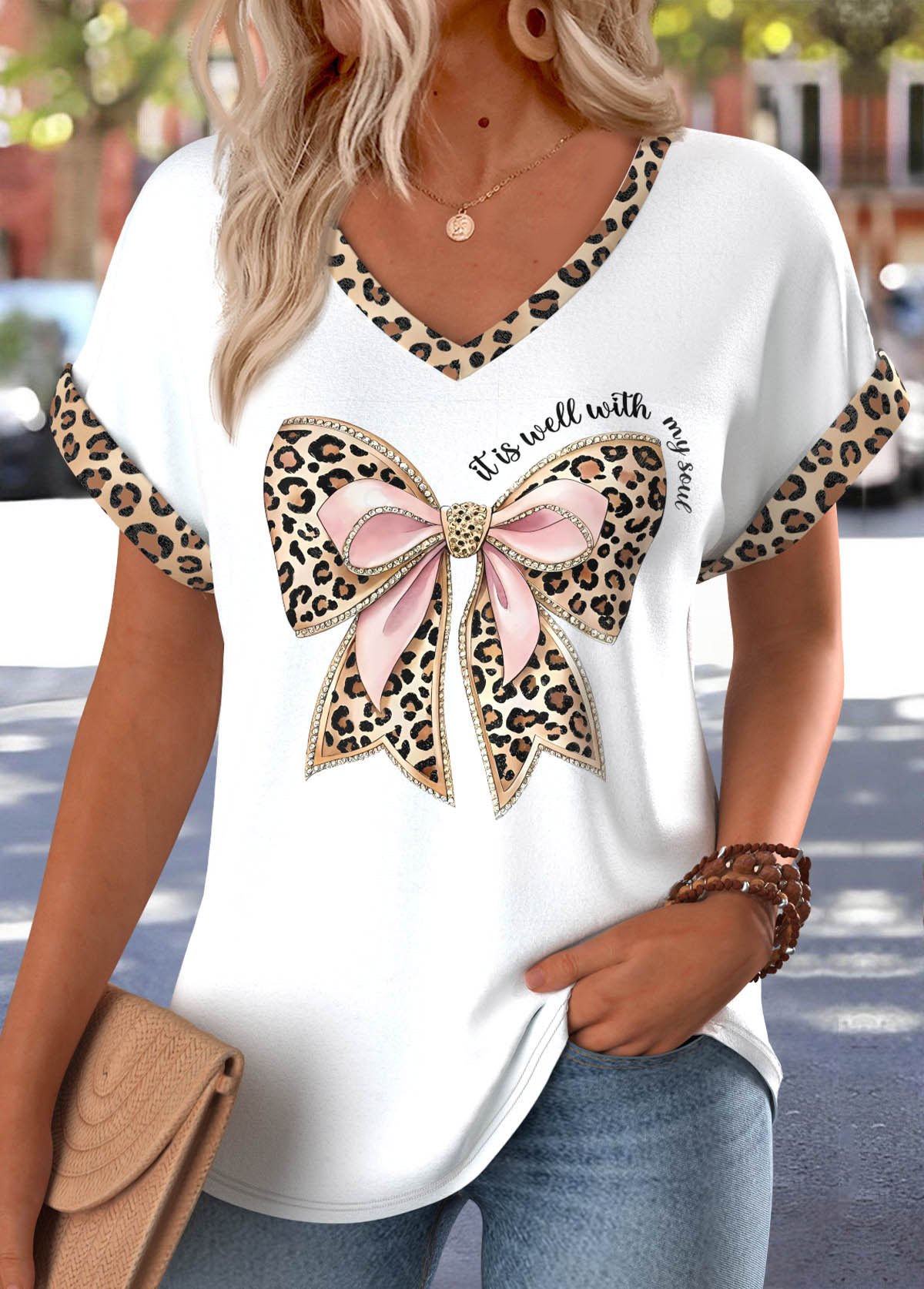 White Leopard Patch Pocket Short Sleeve T Shirt | picture 