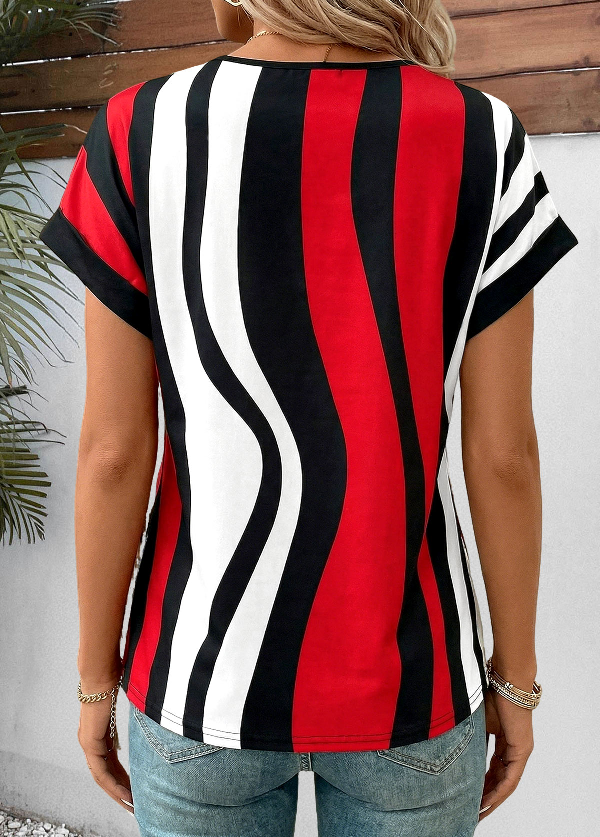 Red Geometric Print Tummy Coverage Short Sleeve T Shirt | picture 