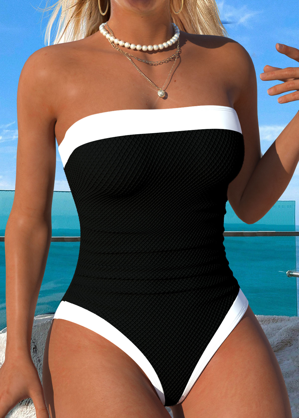 Black Patchwork Round Neck One Piece Swimwear | picture 