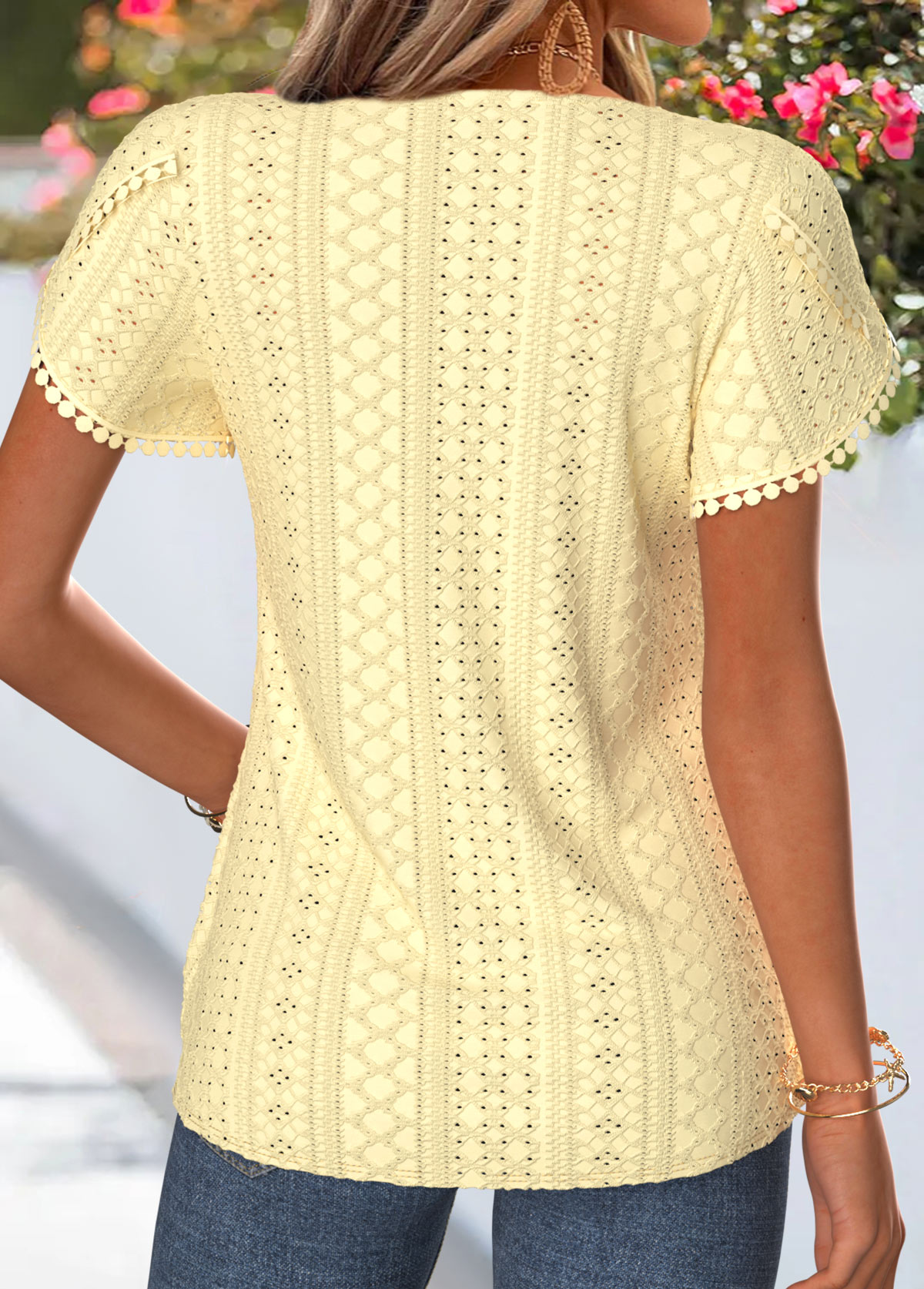 Light Yellow Curved Hem Short Sleeve T Shirt | picture 