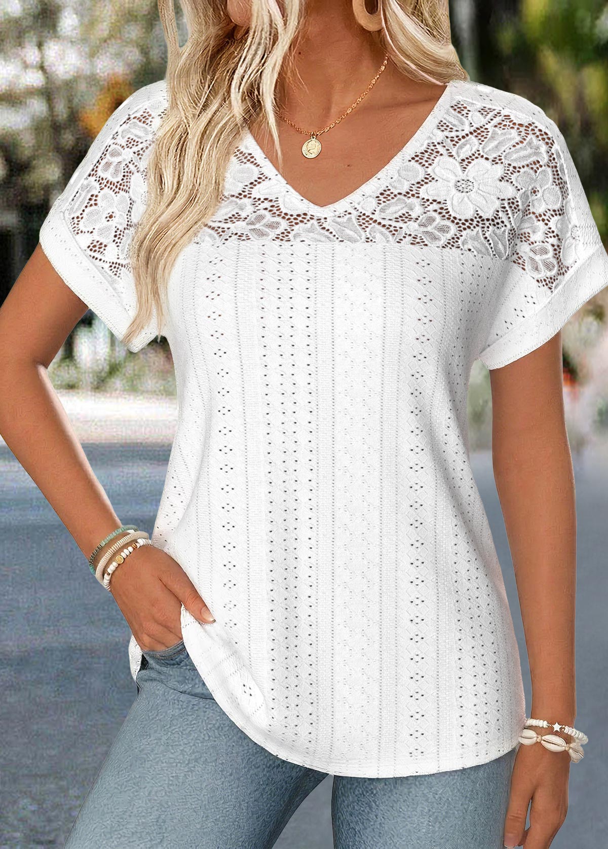 White Curved Hem Short Sleeve V Neck T Shirt | picture 