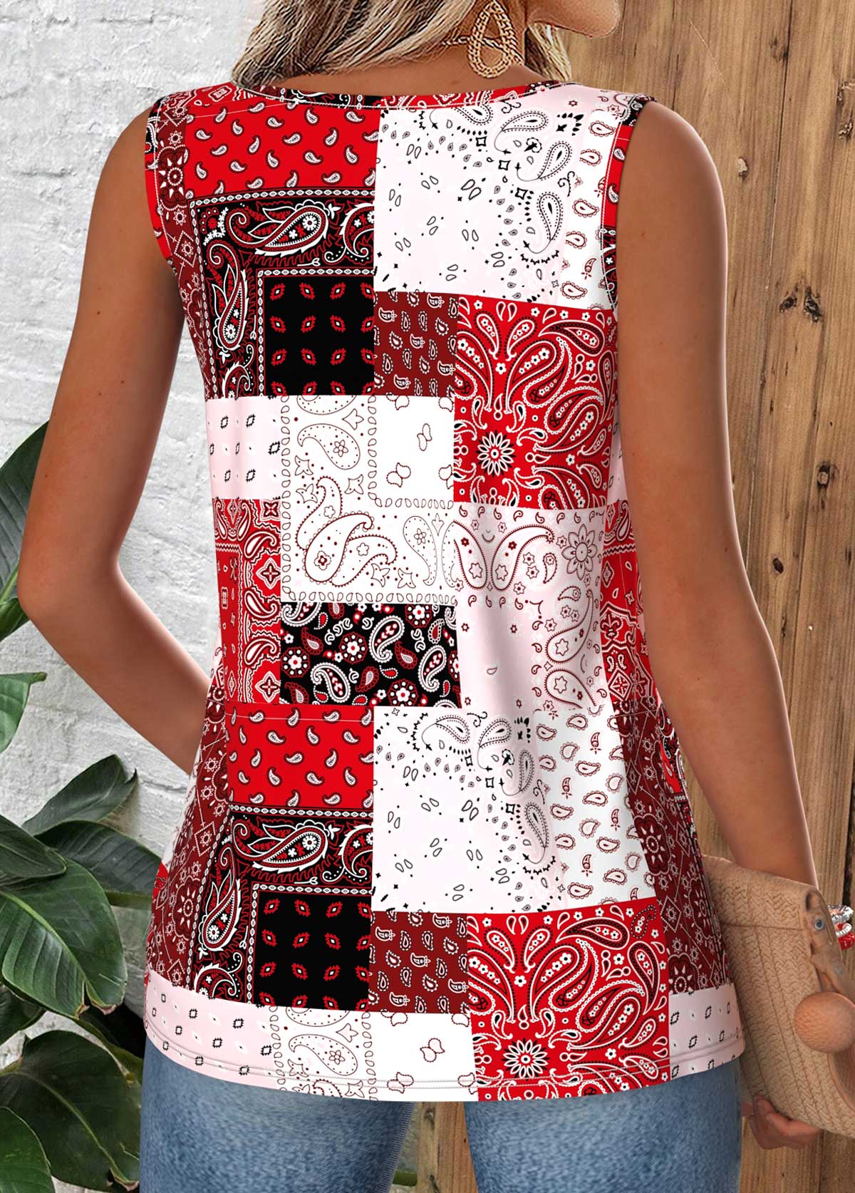 Red Patchwork Tuck Stitch Sleeveless Square Neck Tank Top | picture 