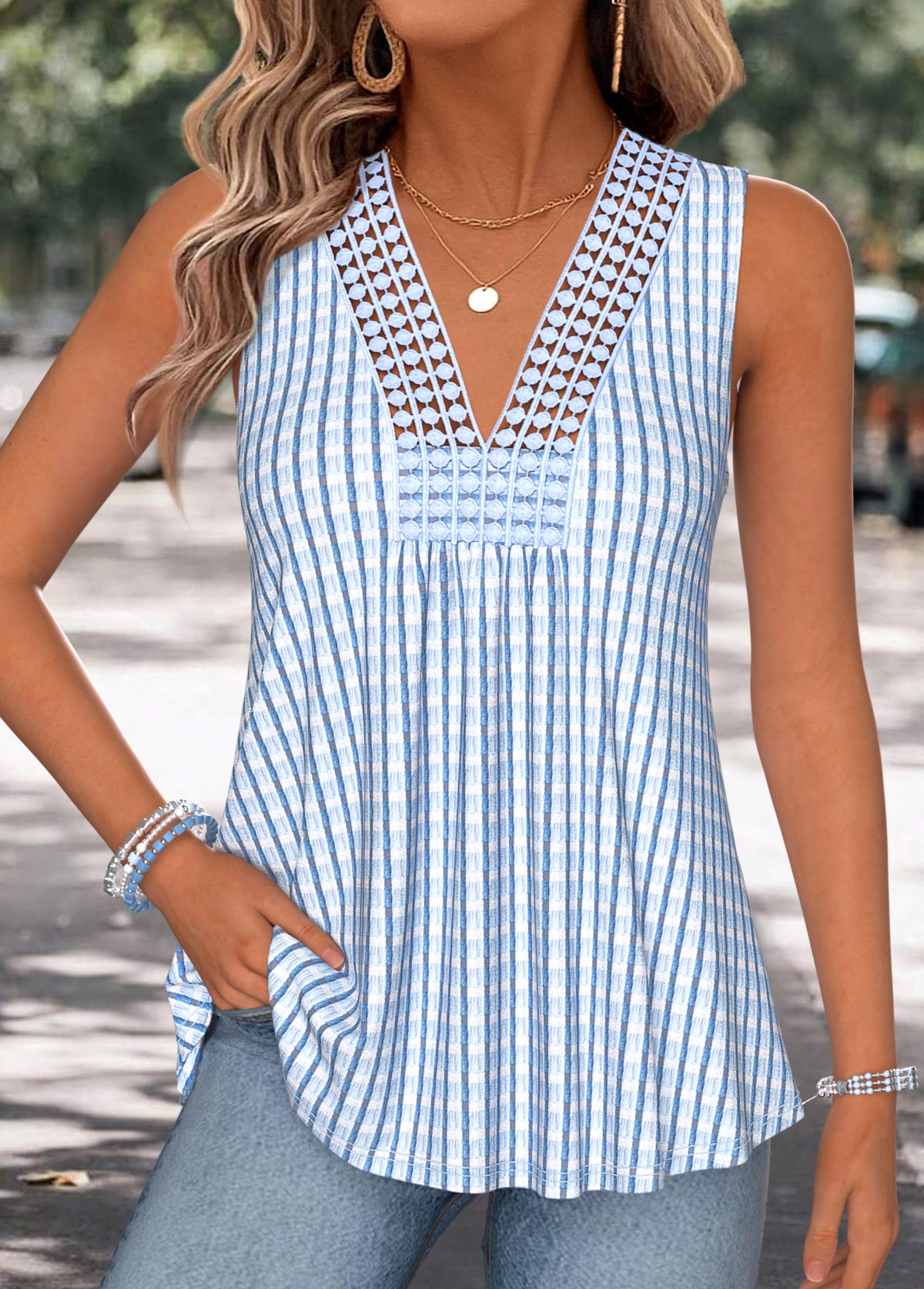 Light Blue Plaid Curved Hem Sleeveless Tank Top | picture 