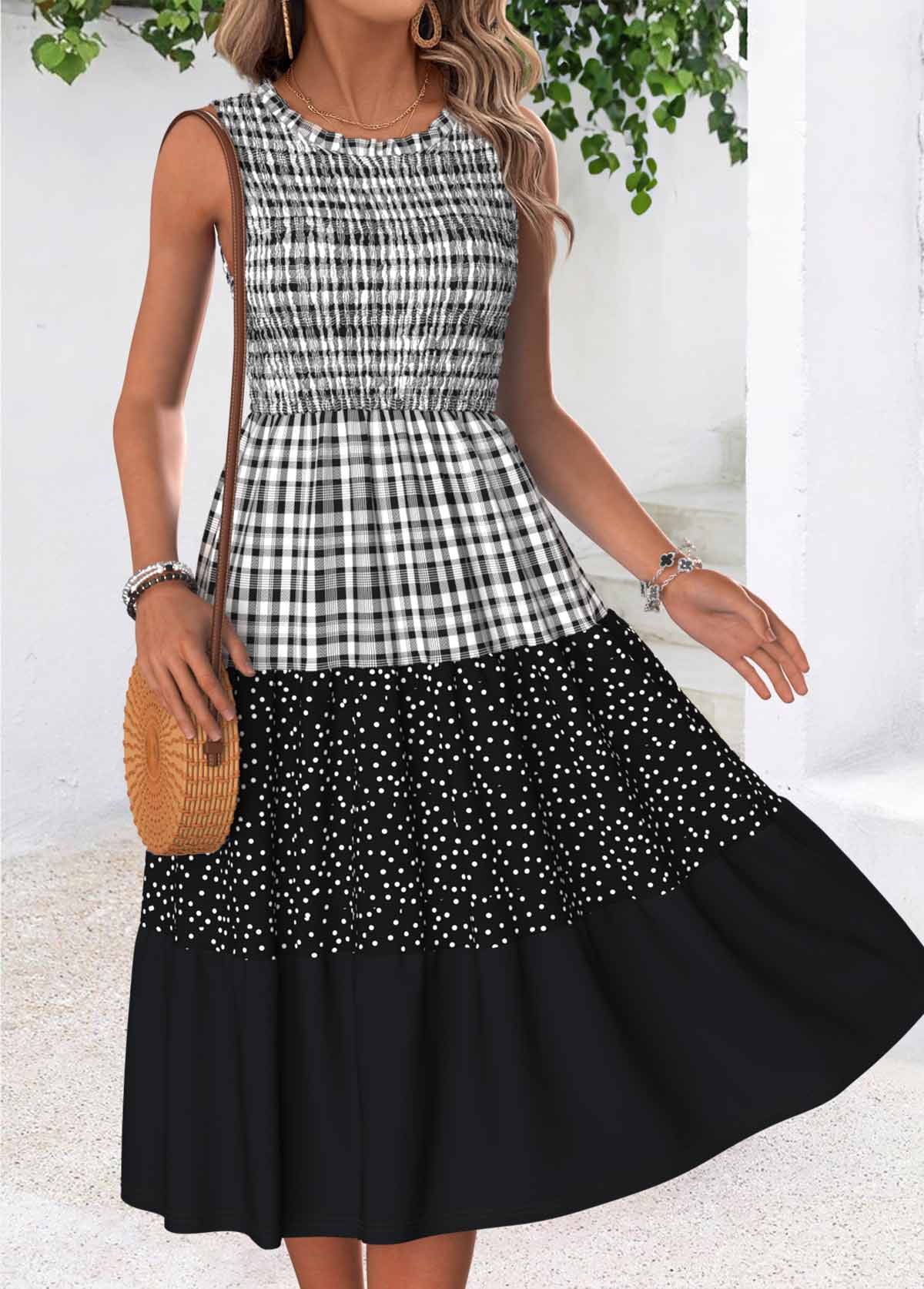 Black Geometric Print Tummy Coverage Sleeveless Round Neck Dress | picture 