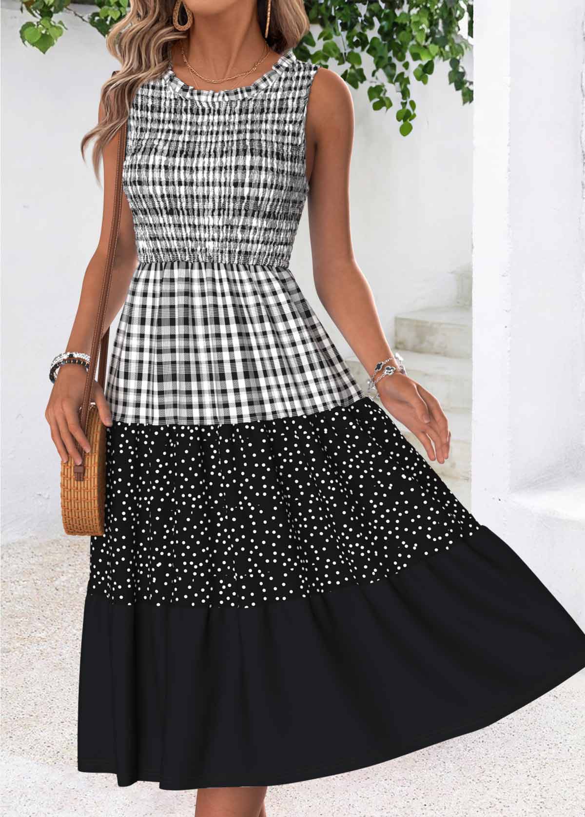 Black Geometric Print Tummy Coverage Sleeveless Round Neck Dress | picture 