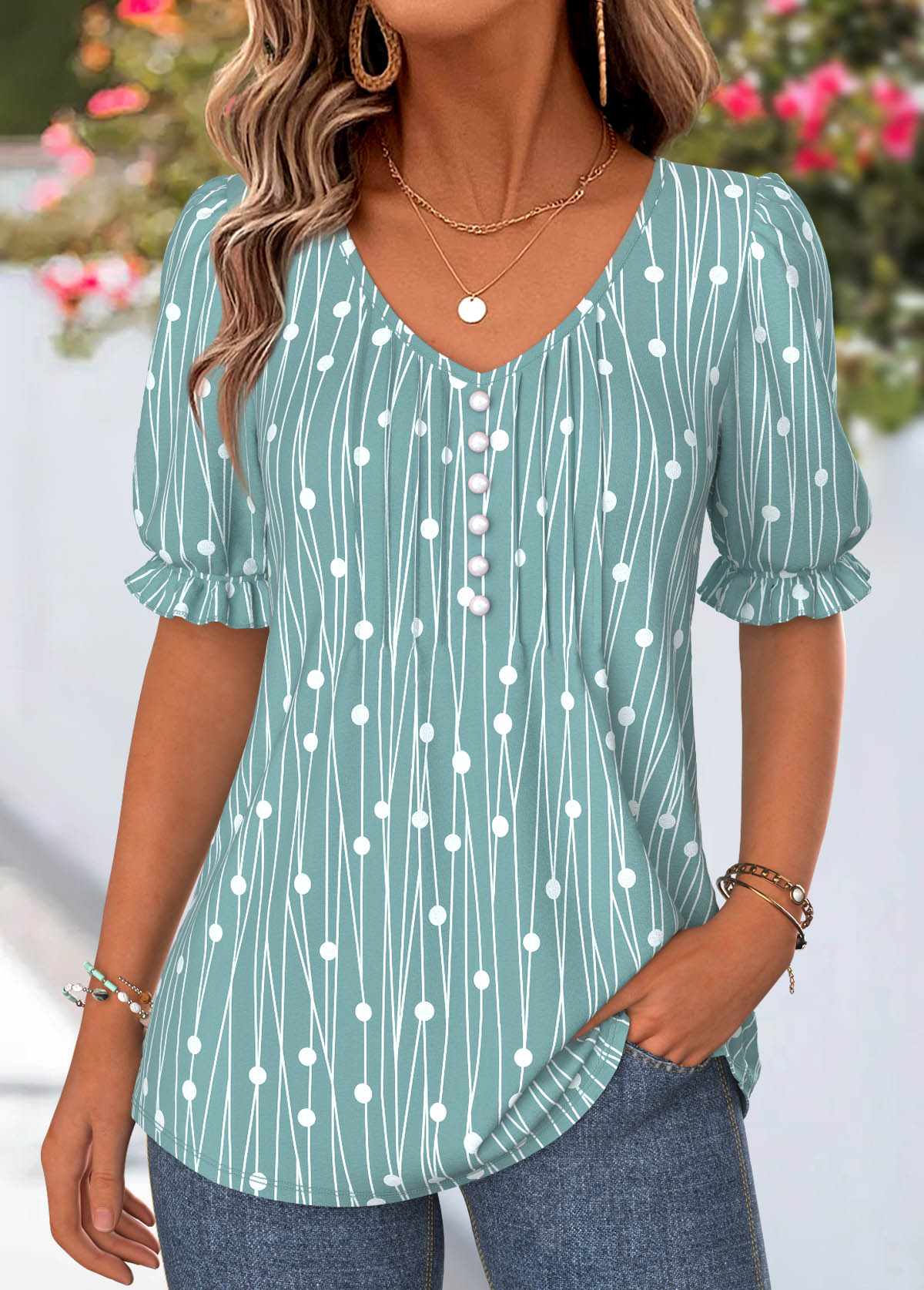 Green Geometric Print Curved Hem Short Sleeve T Shirt | picture 