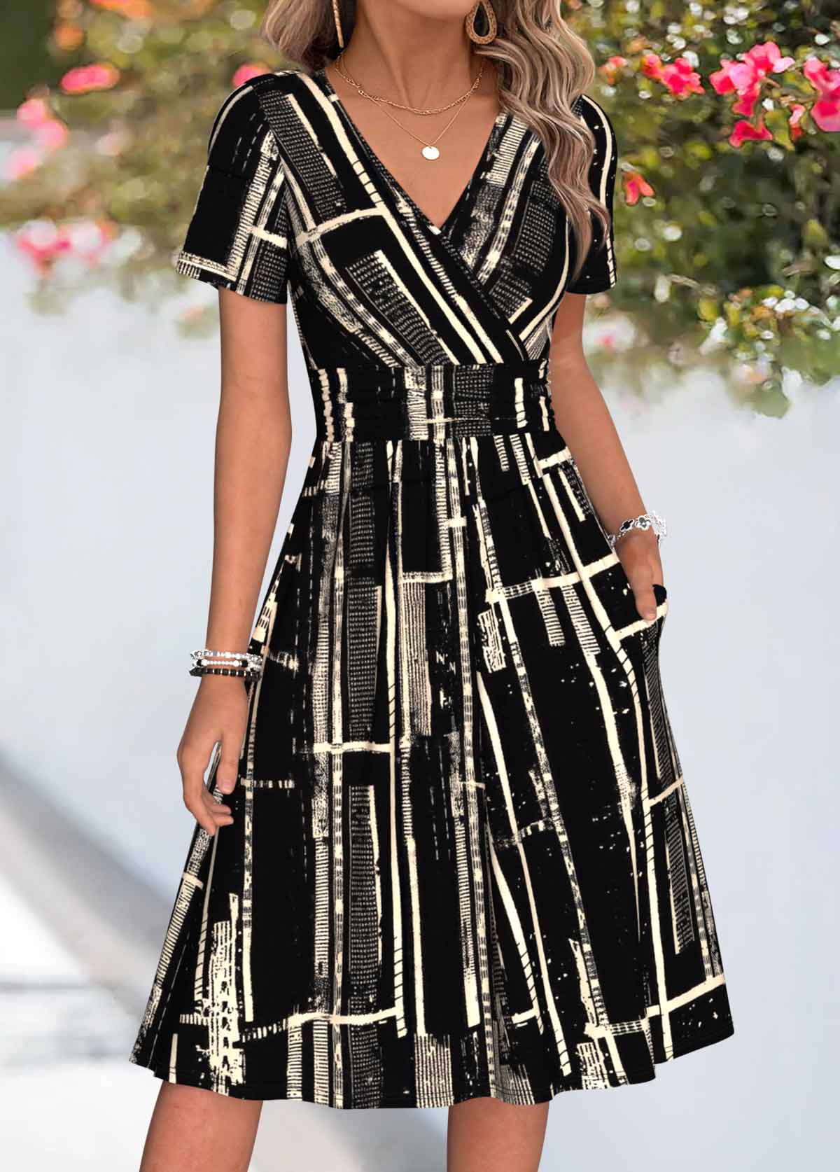 Black Geometric Print Double Side Pockets Short Sleeve Dress | picture 