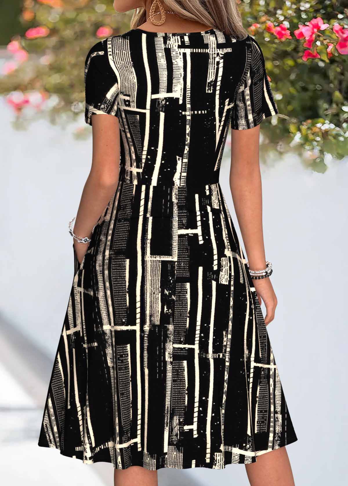 Black Geometric Print Double Side Pockets Short Sleeve Dress | picture 