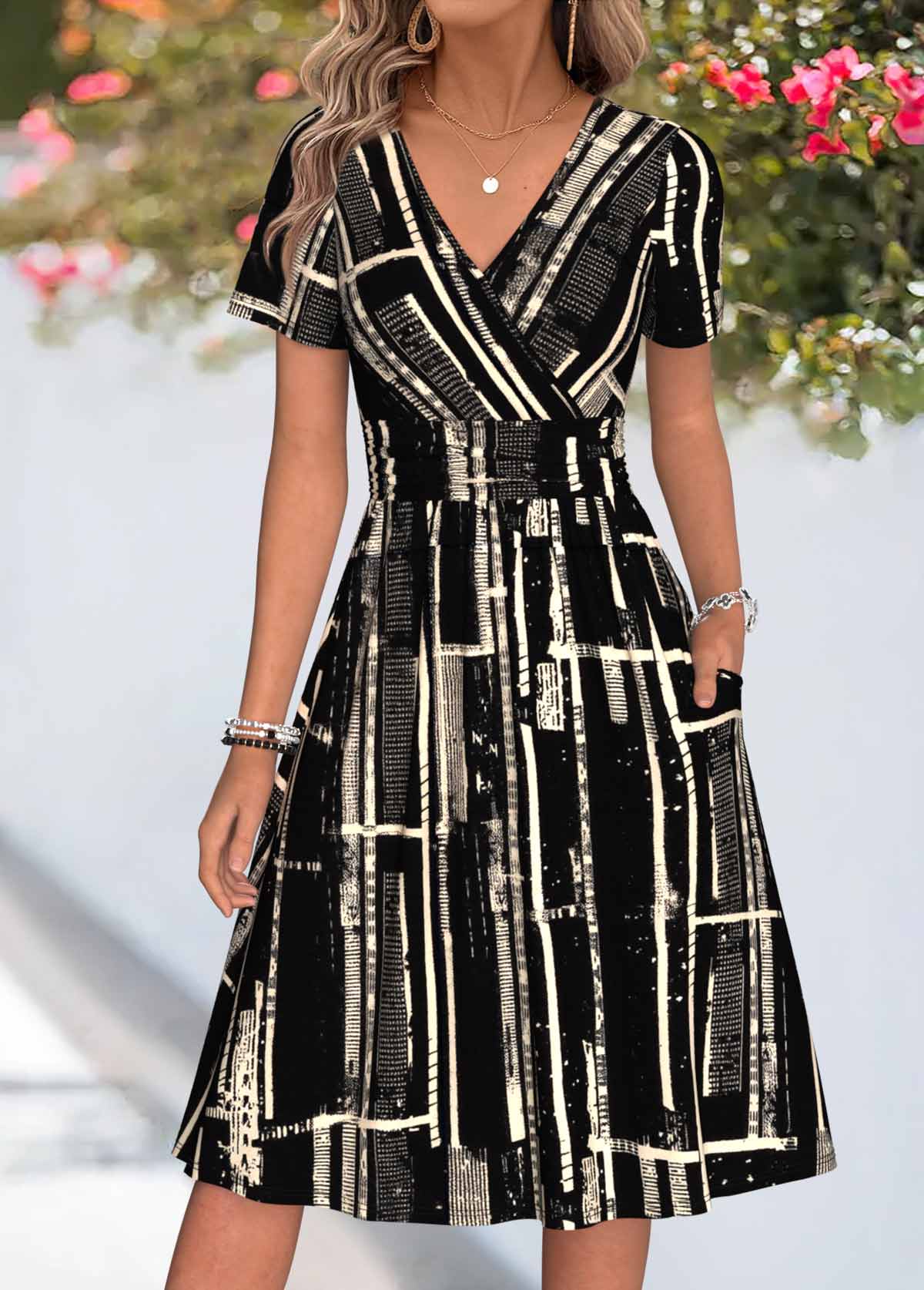 Black Geometric Print Double Side Pockets Short Sleeve Dress | picture 