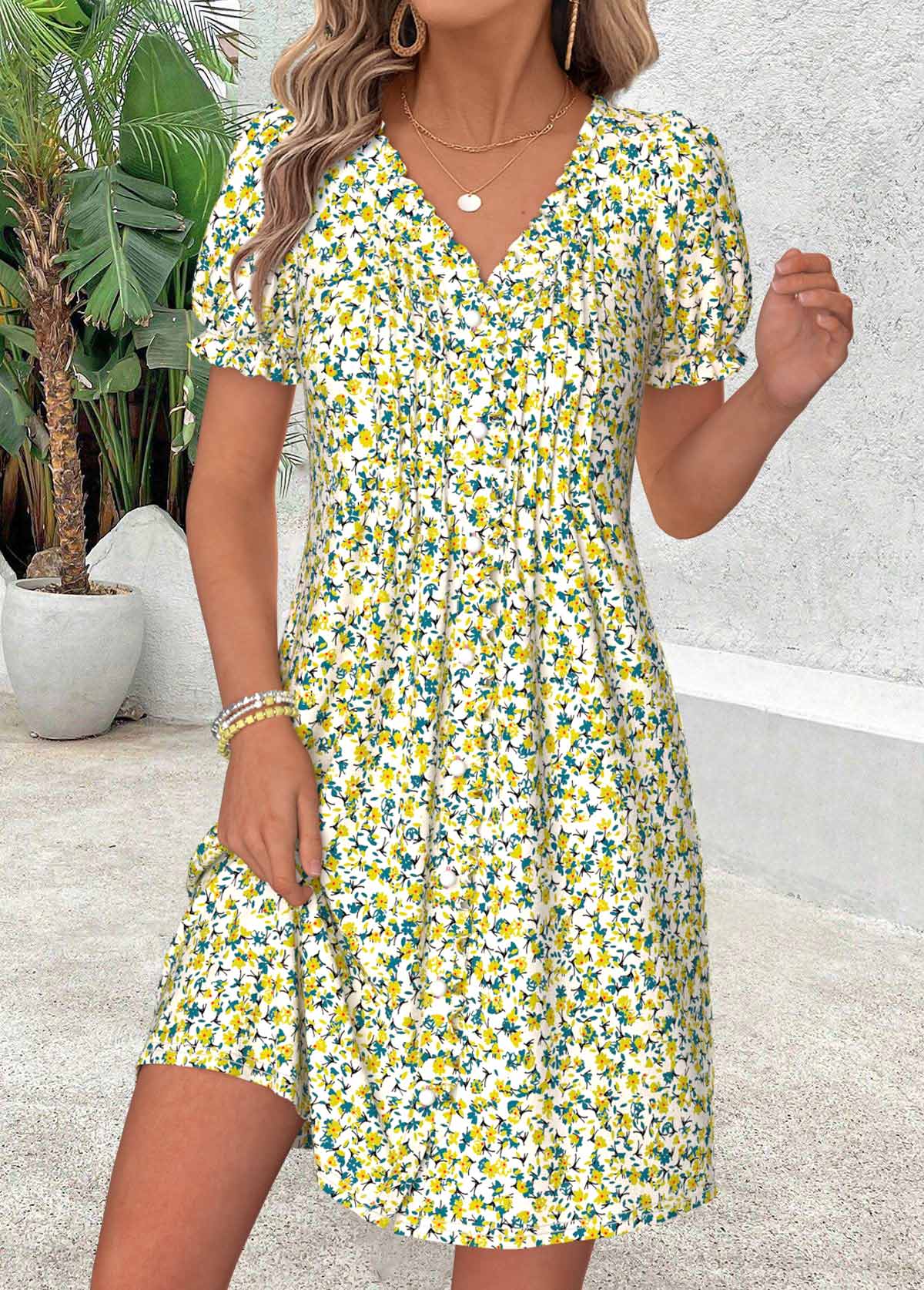 Light Green Floral Print Short Tuck Stitch Dress | picture 