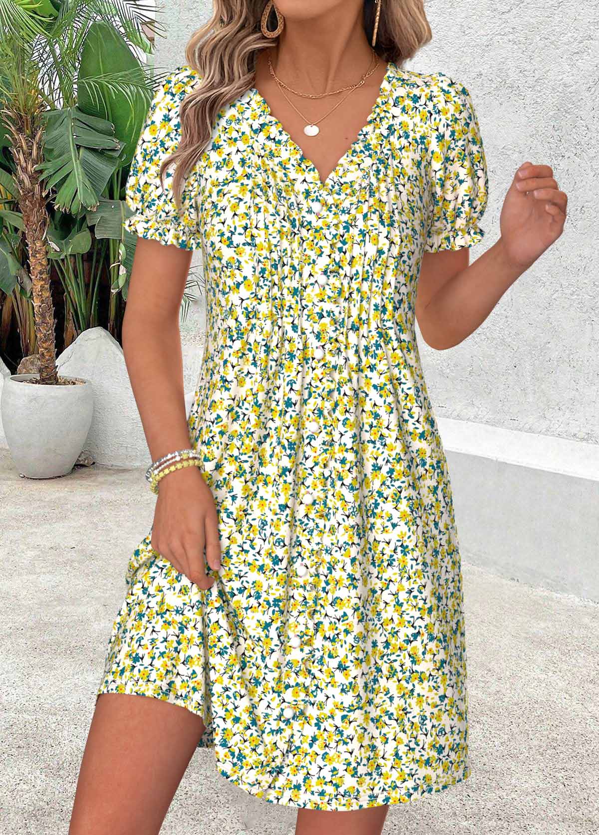 Light Green Floral Print Short Tuck Stitch Dress | picture 