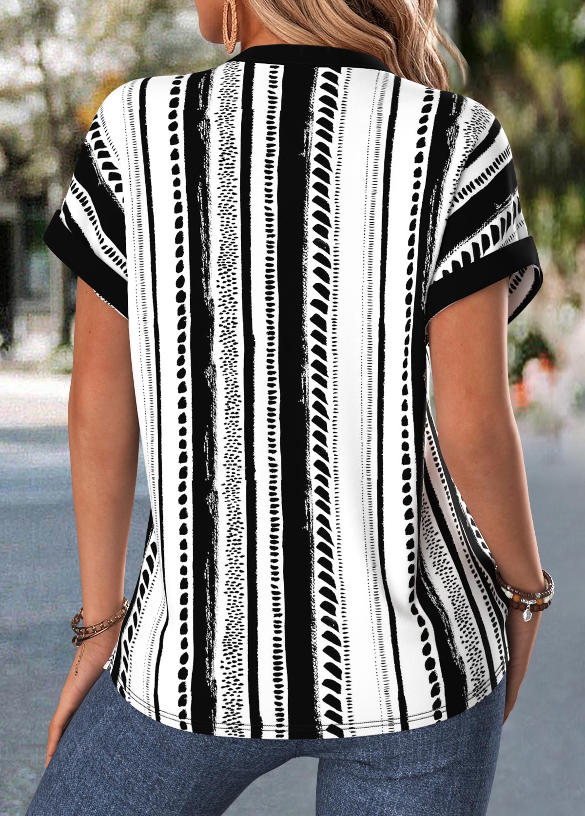 Black Geometric Print Tummy Coverage Short Sleeve Blouse | picture 