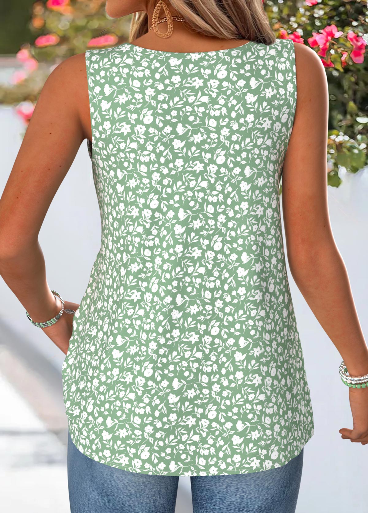 Green Ditsy Floral Print Curved Hem Sleeveless Tank Top | picture 